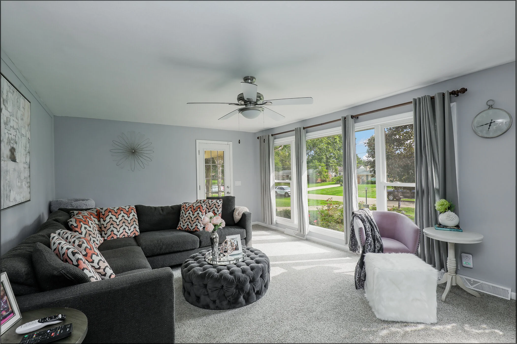 Living room 2.jpg
