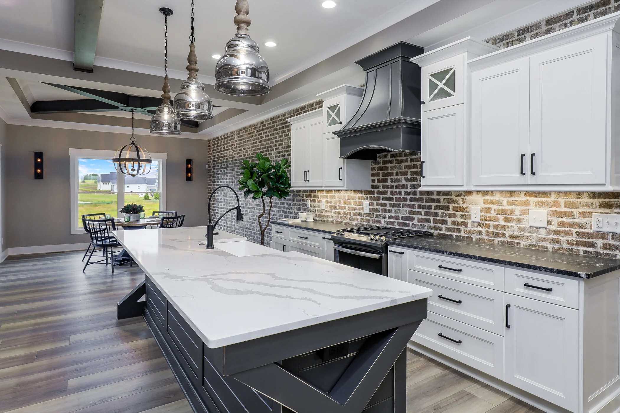 Kitchen 2.jpg