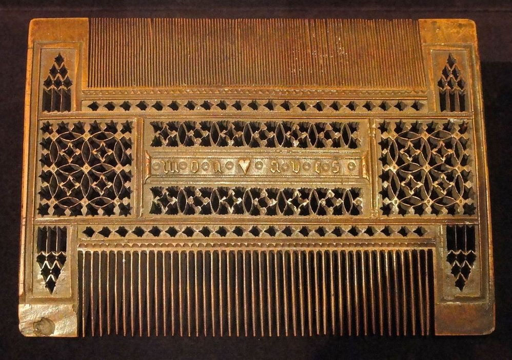 15th c french comb .jpeg