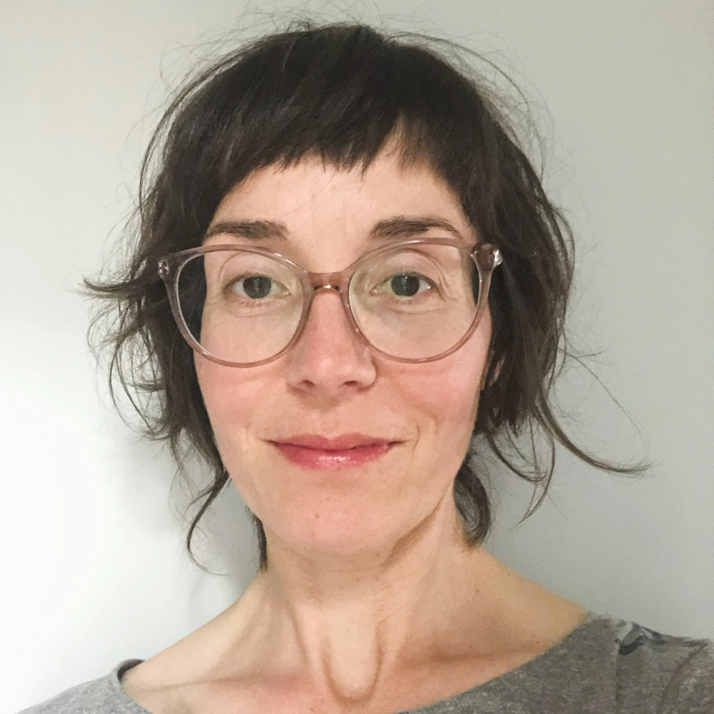 An image of Leigh Blackburn, Intuitive Energy Healer, Reiki Master, and Craniosacral Therapist.