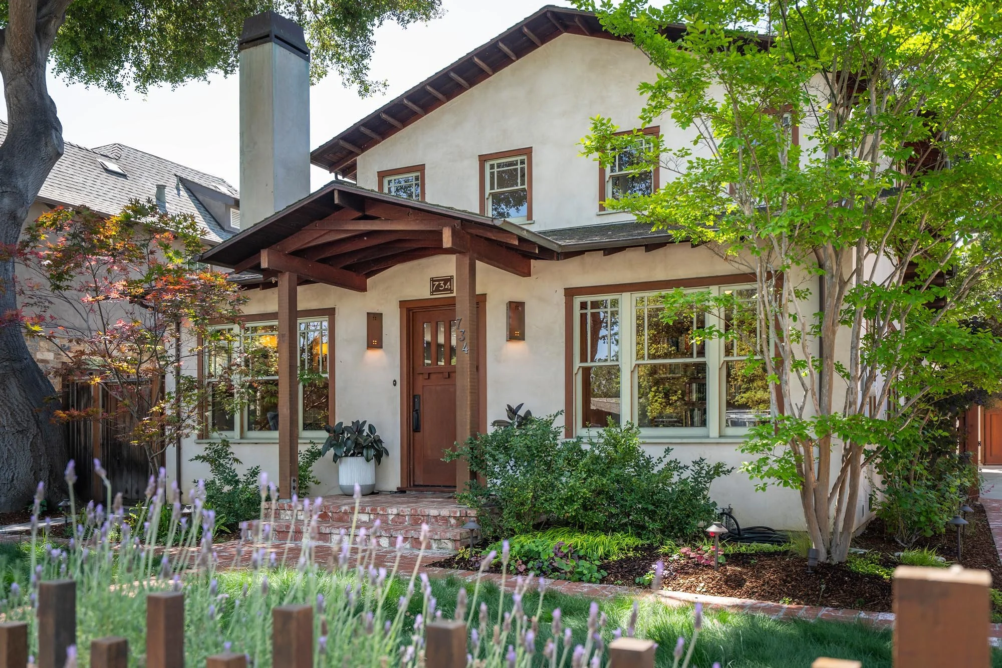 04 - Front - 734 Guinda.jpg