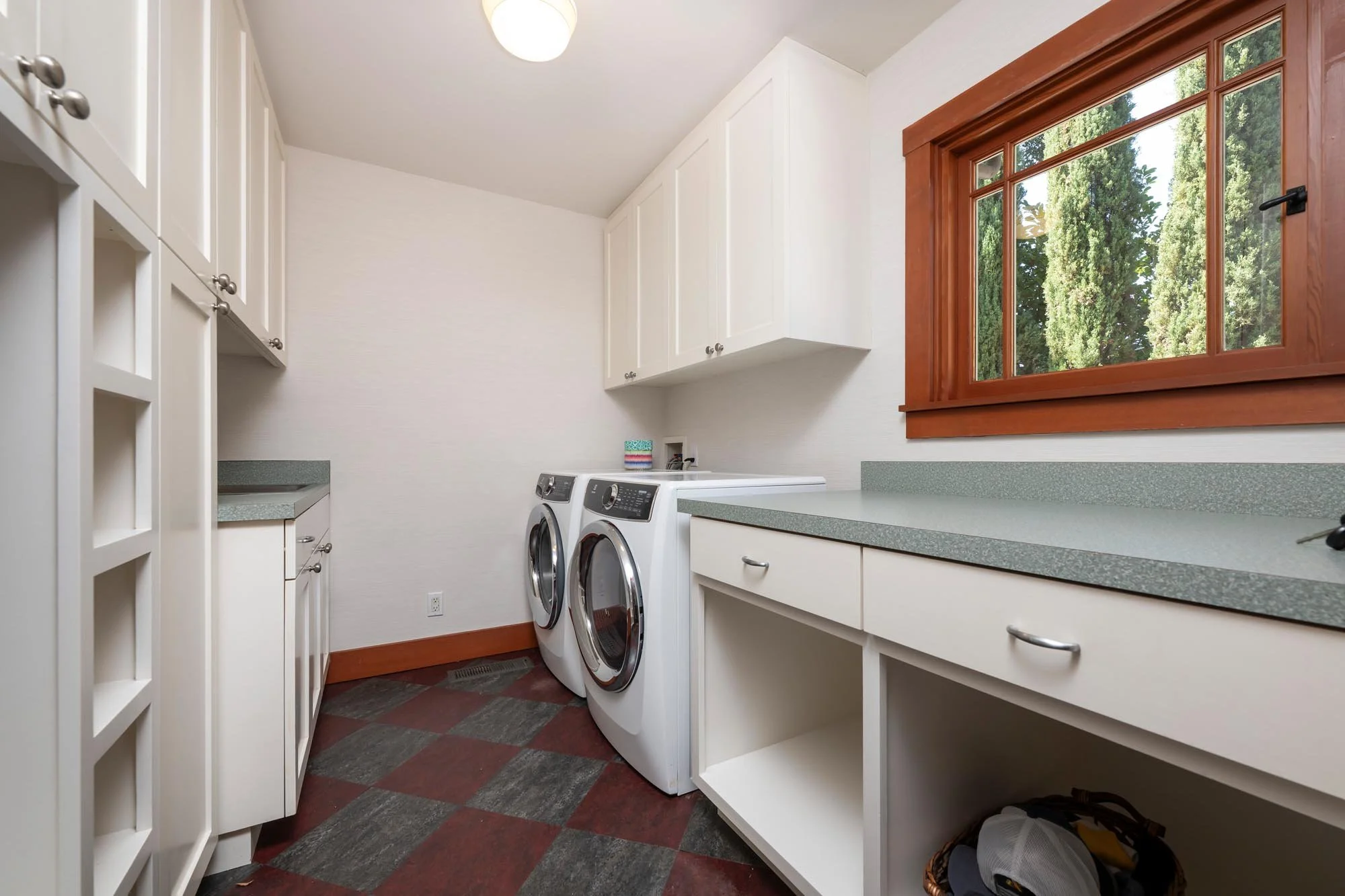 22 - Laundry Room - 734 Guinda.jpg