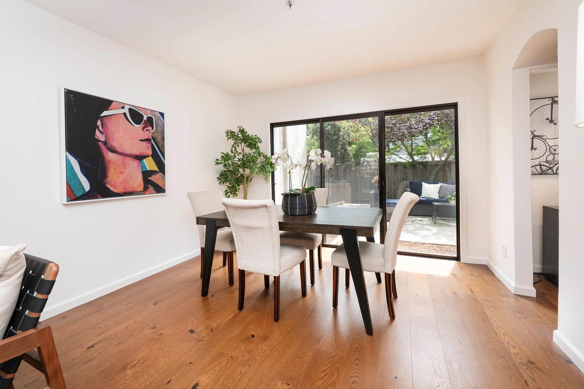 7_06 - Dining Room - 913 Cowper.jpg