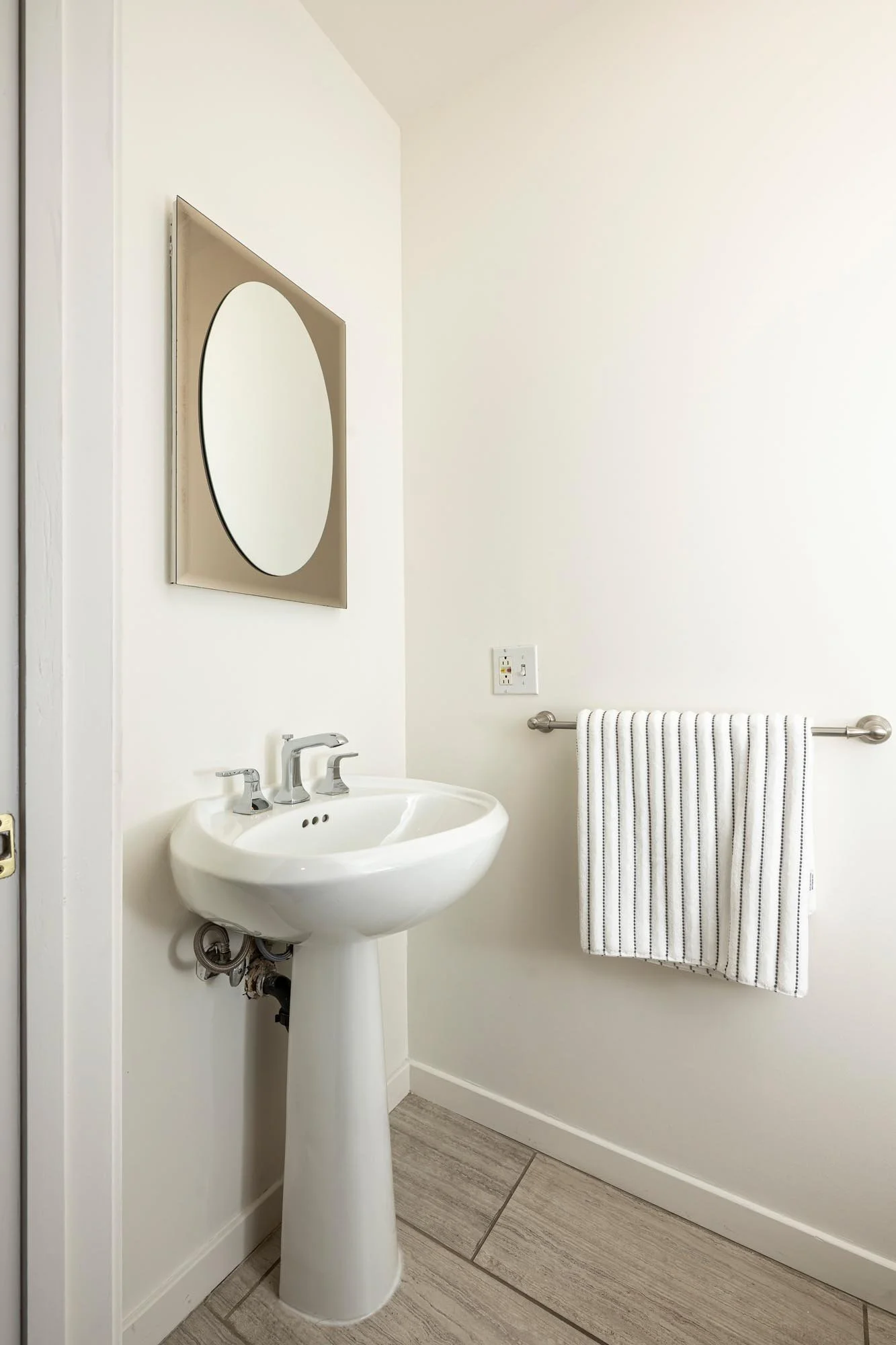 12_12 - Half Bath - 913 Cowper.jpg