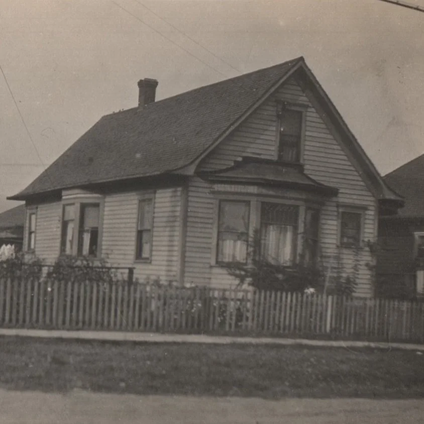 RPPC_WA_Seattle_704+Findlay+St_Obverse.jpg