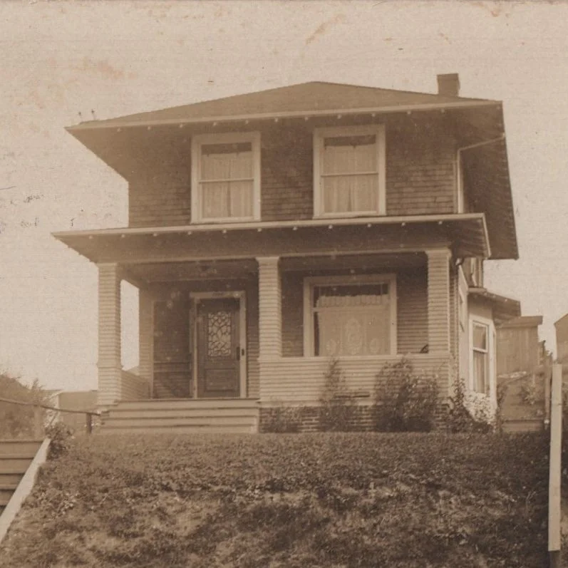 RPPC_WA_Seattle_2116+8th+Ave+W_Obverse.jpg