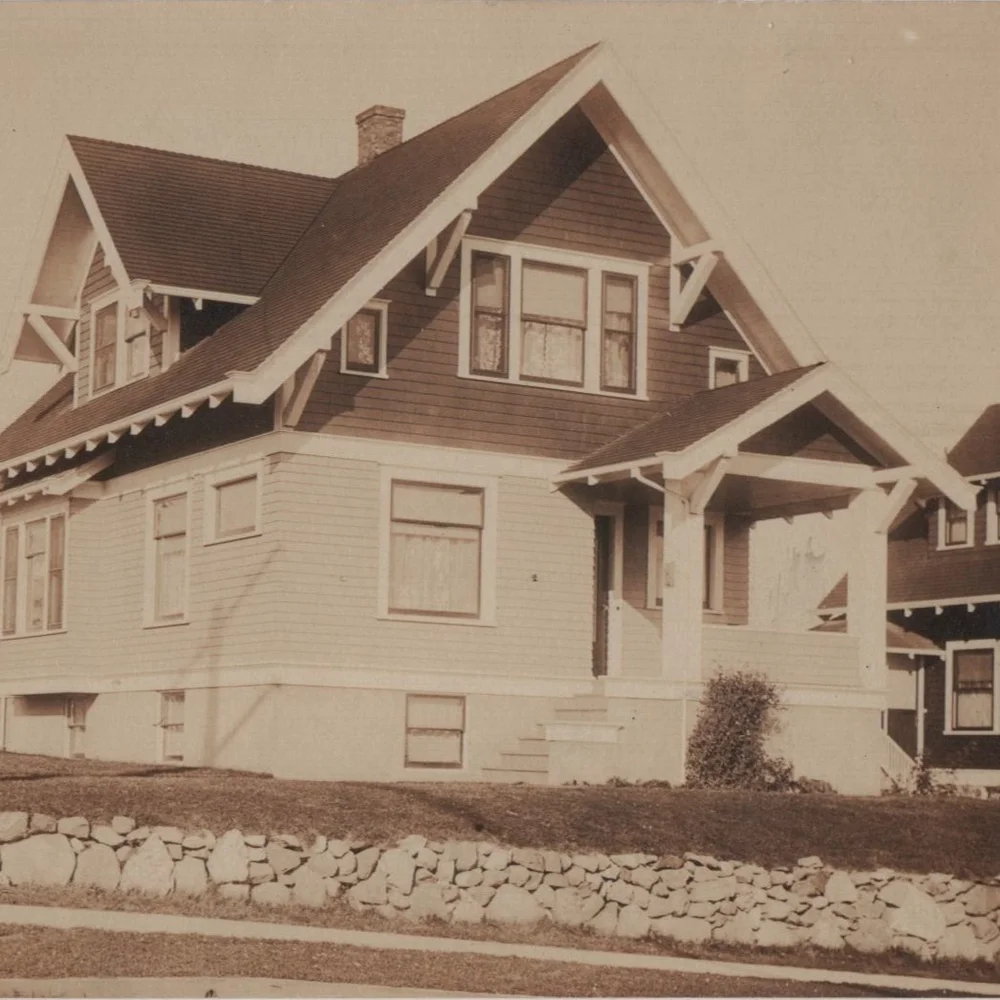 RPPC_WA_Seattle_2402+N+44th+St_Obverse.jpg