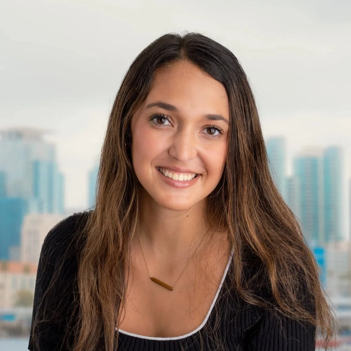 Photo of Julia Pearl