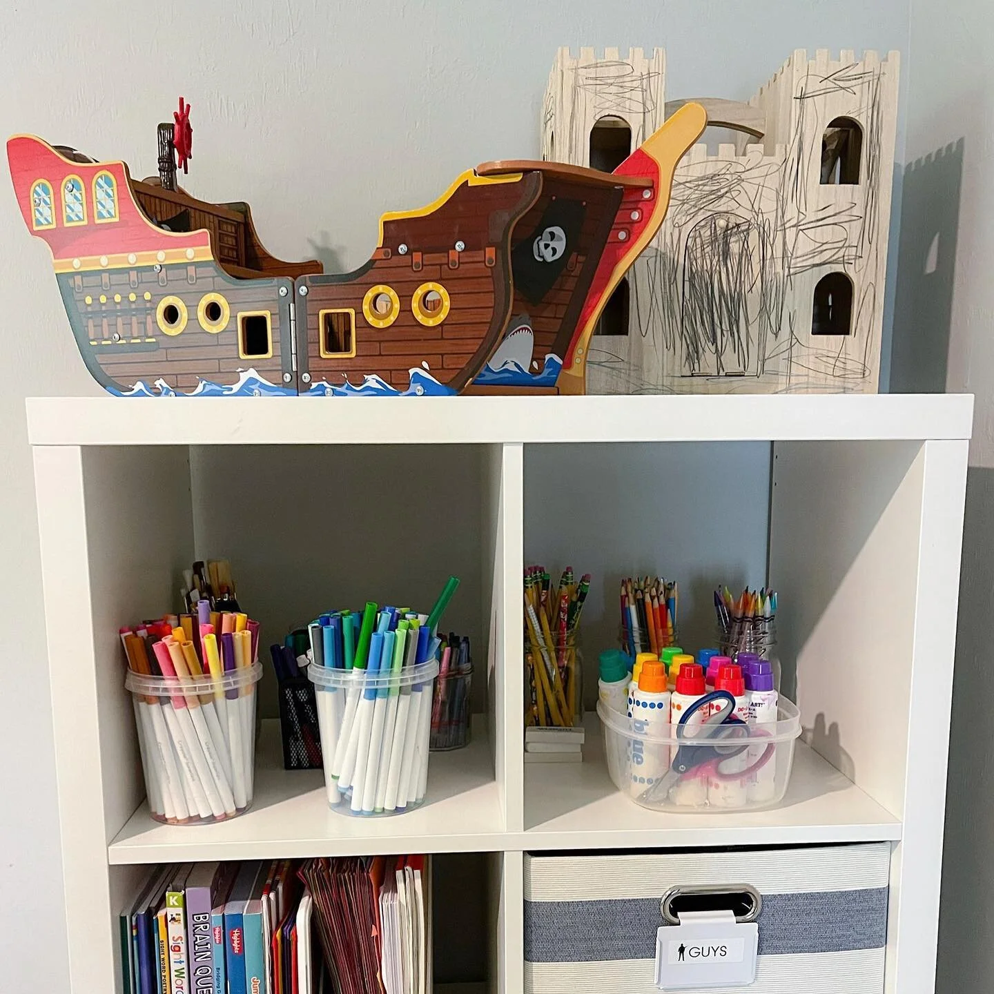 There&rsquo;s still time to get your homework stations and craft zones in order ahead of the school year! Are you ready for &ldquo;back to school?&rdquo;
#sortstoreandshowoff
#backtoschool
#playroomorganization
#naplesorganizer 
#professionalorganize