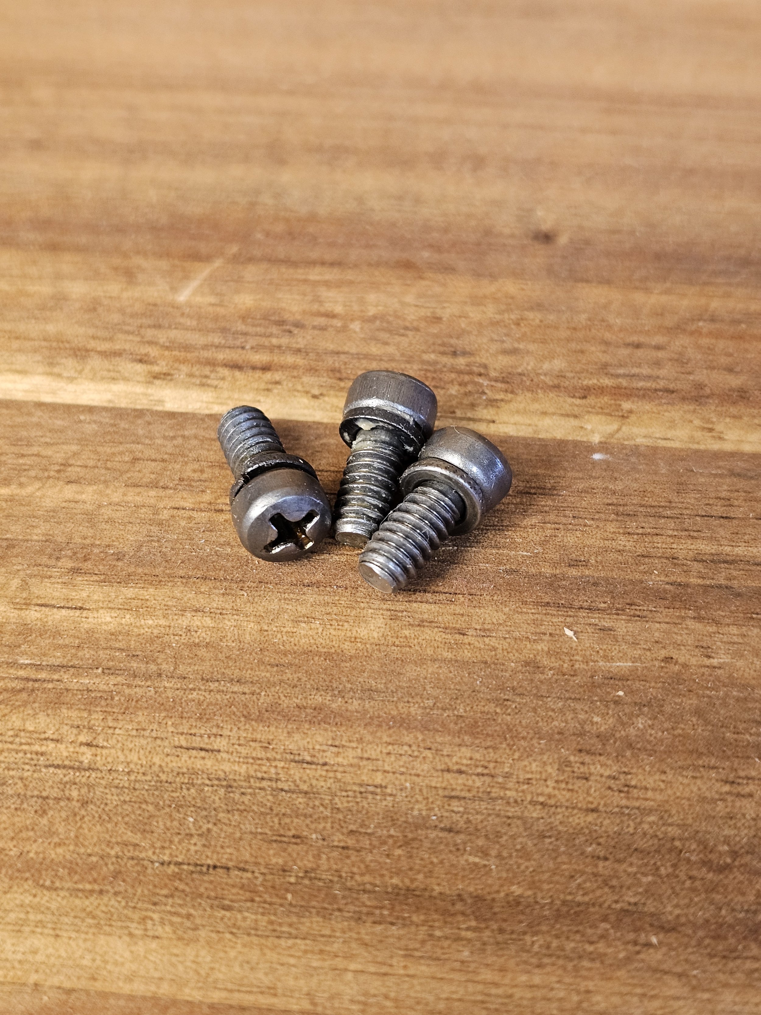 3 Worm gear tower screws