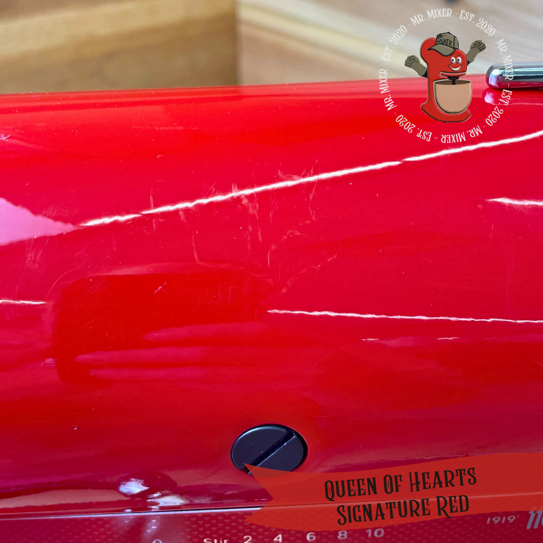 #705 Queen Of Hearts Signature Red (4).png