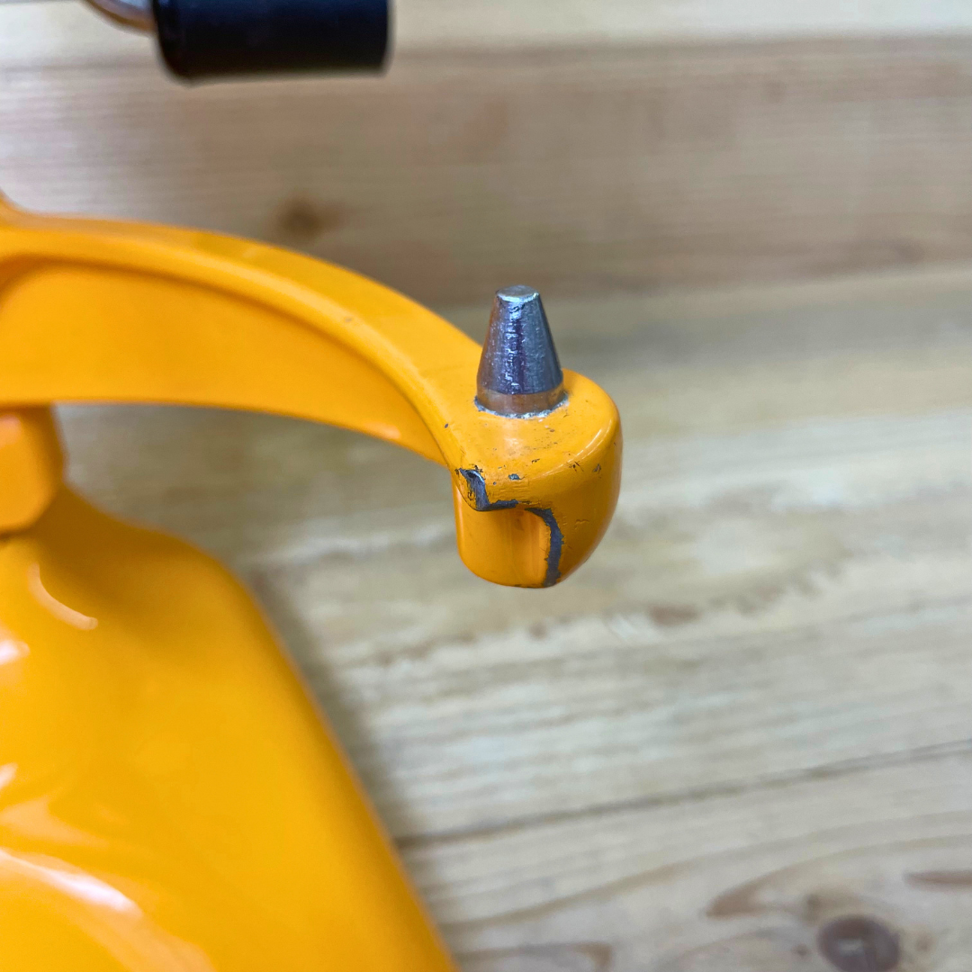 #778 Professional 600 Tangerine (1).png