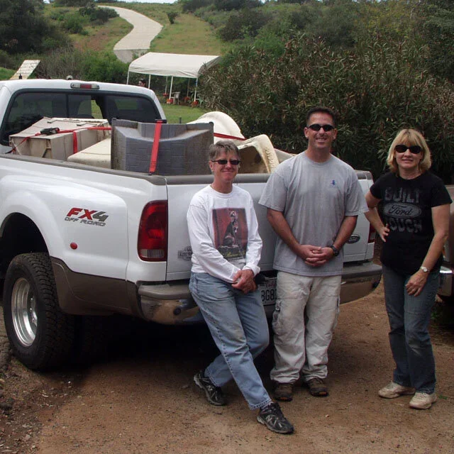 Cindy_Paul_Cathy_truck_P3238312w64.webp