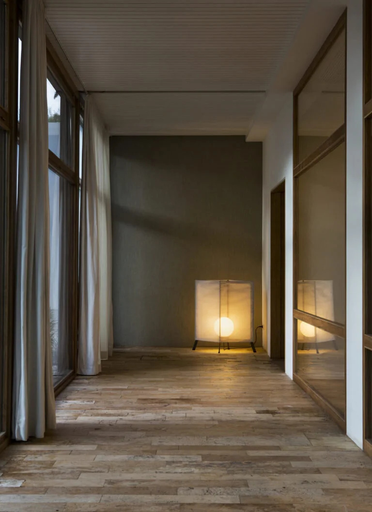 marset_lr_laflaca_corridor-768x1057.jpg