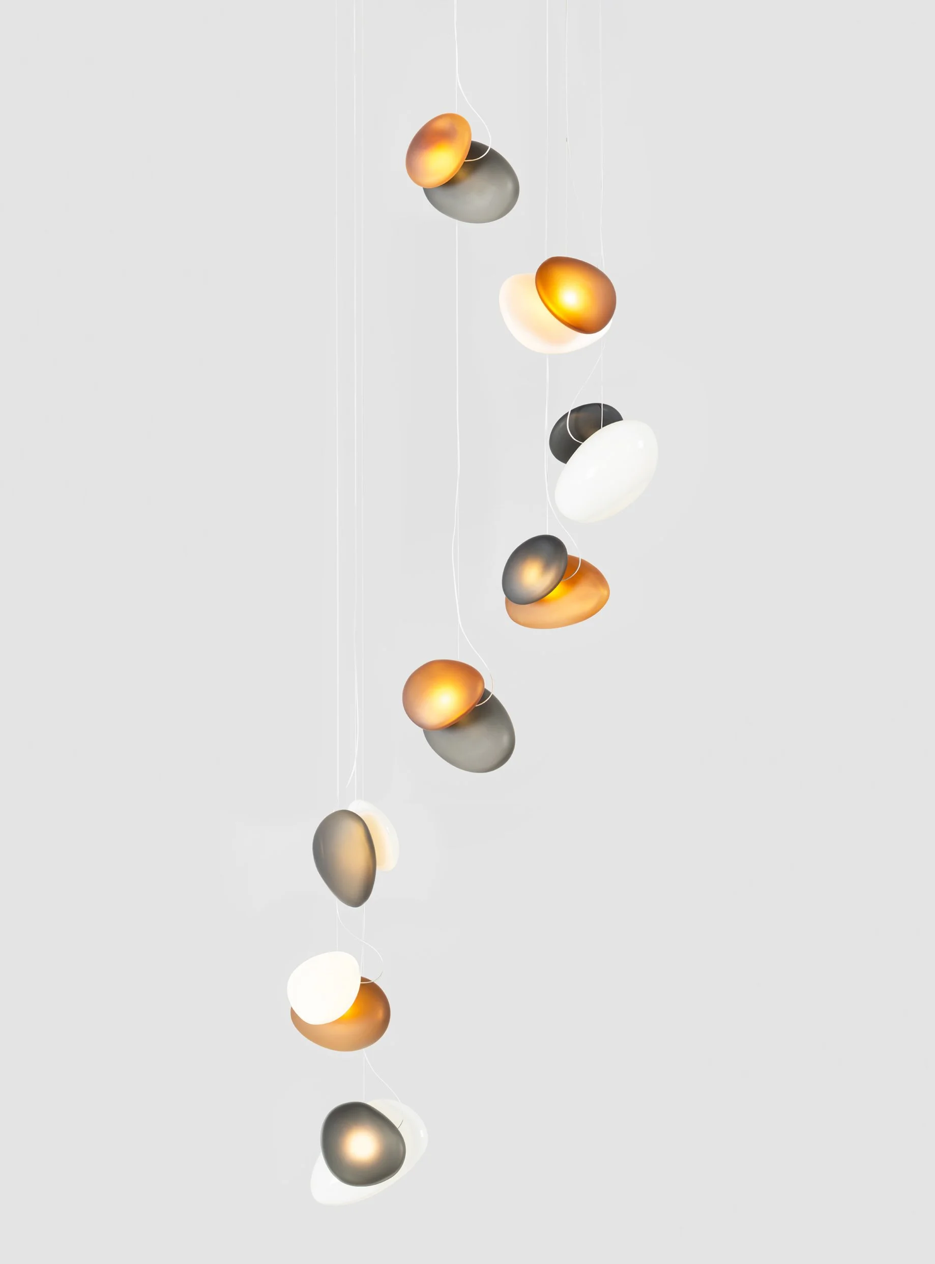 ANDlight_Pebble_Chandelier_Helix8_Mixed_CourtesyofANDlight_5.jpg