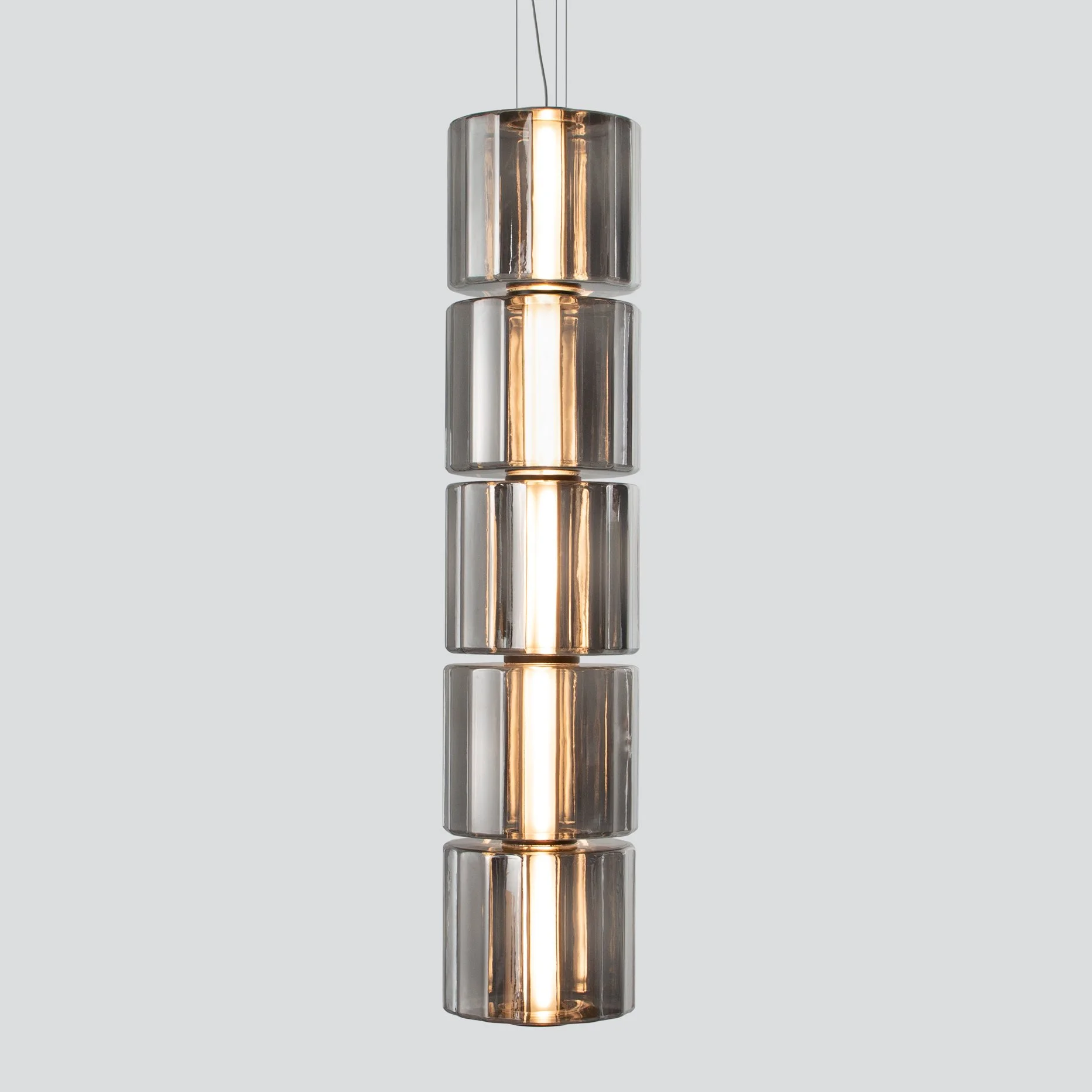 ANDlight_Column_300_5_Pendant_Vertical_Carbon_CourtesyofANDlight_5-Sqaure.jpeg