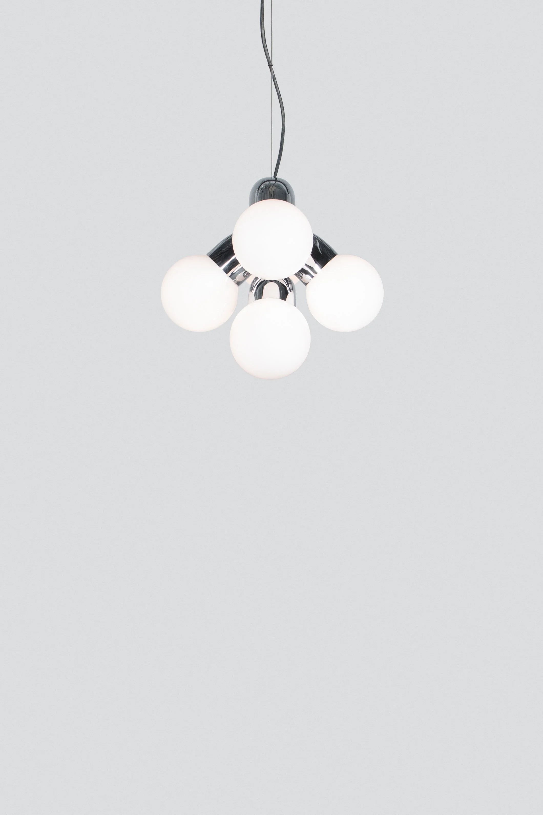ANDlight_Vine_3_Pendant_Chrome_Side_CourtesyofANDlight_2.jpg