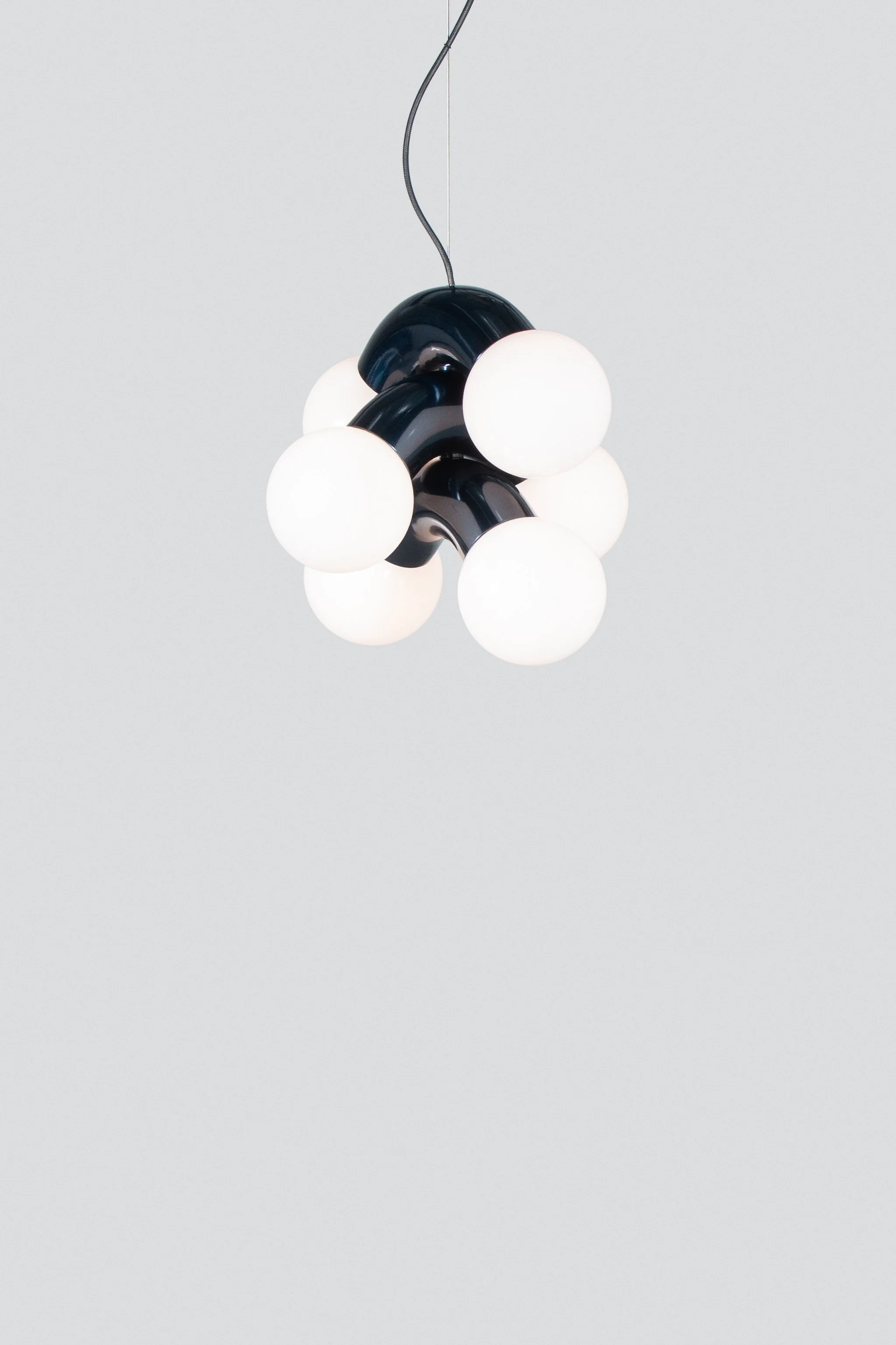 ANDlight_Vine_3_Pendant_Midnight Chrome_CourtesyofANDlight_1.jpg