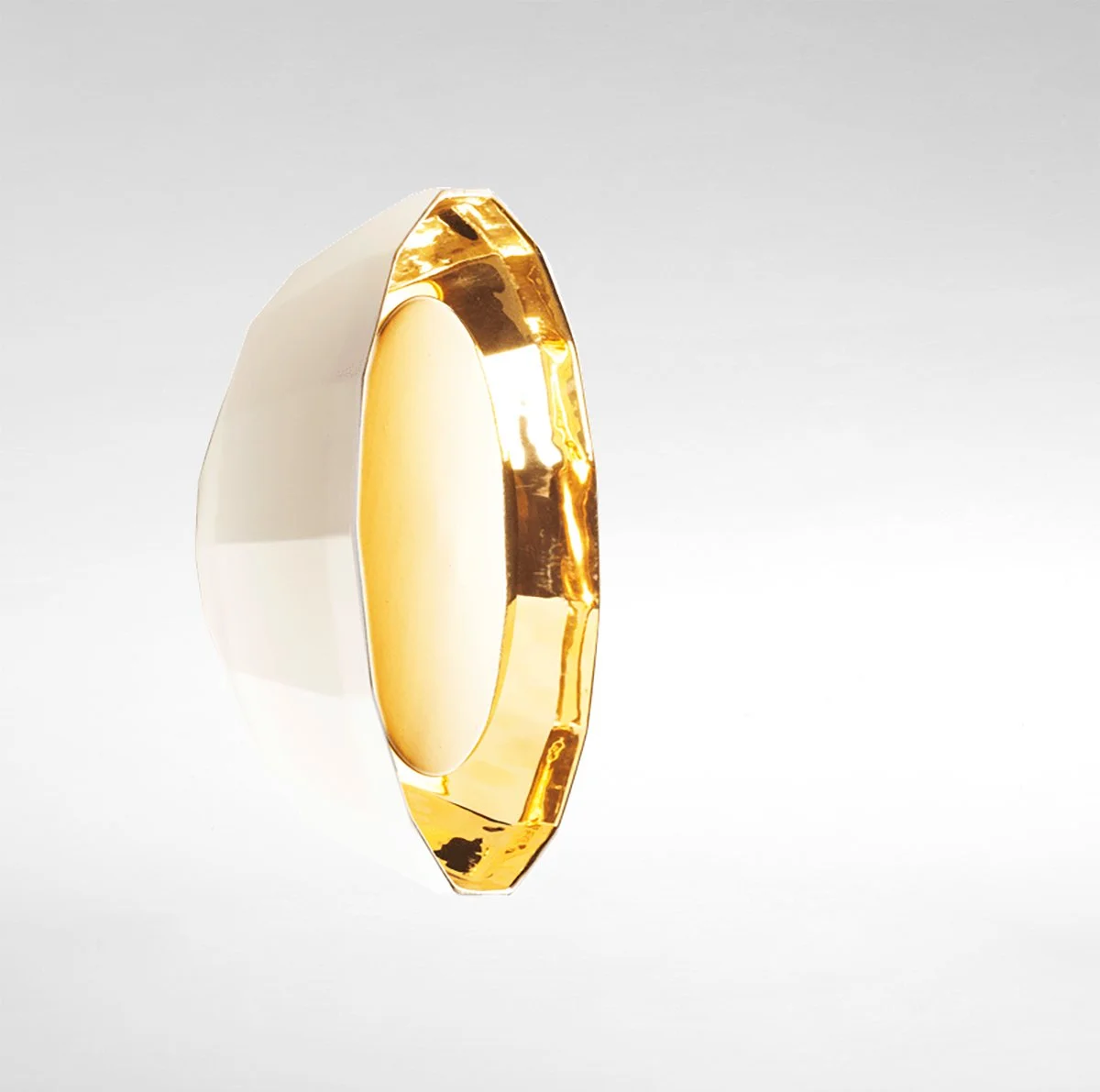 scotch_wall_white_gold.jpg