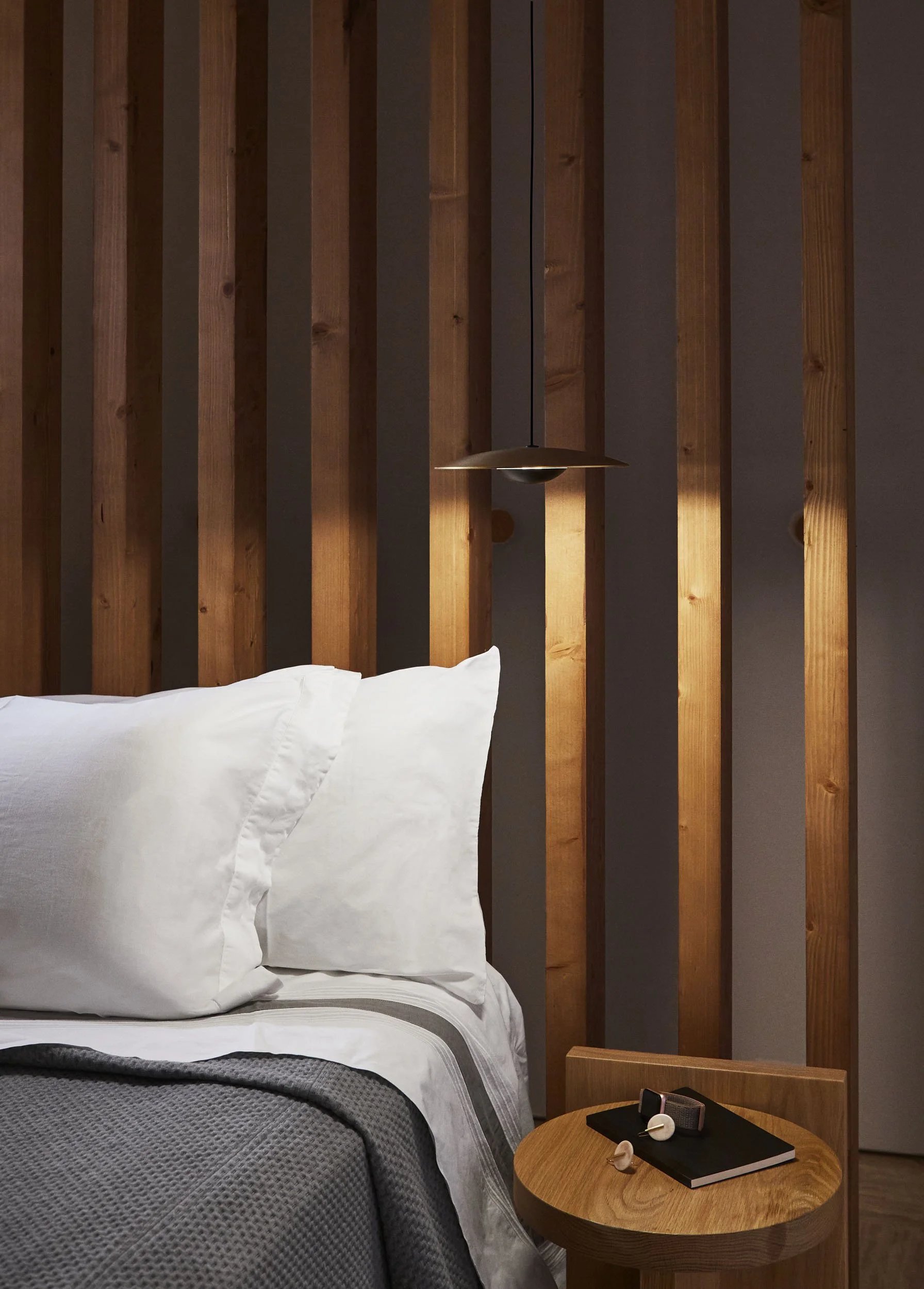marset_lr_ginger-20-brushed-brass_pendant.jpg
