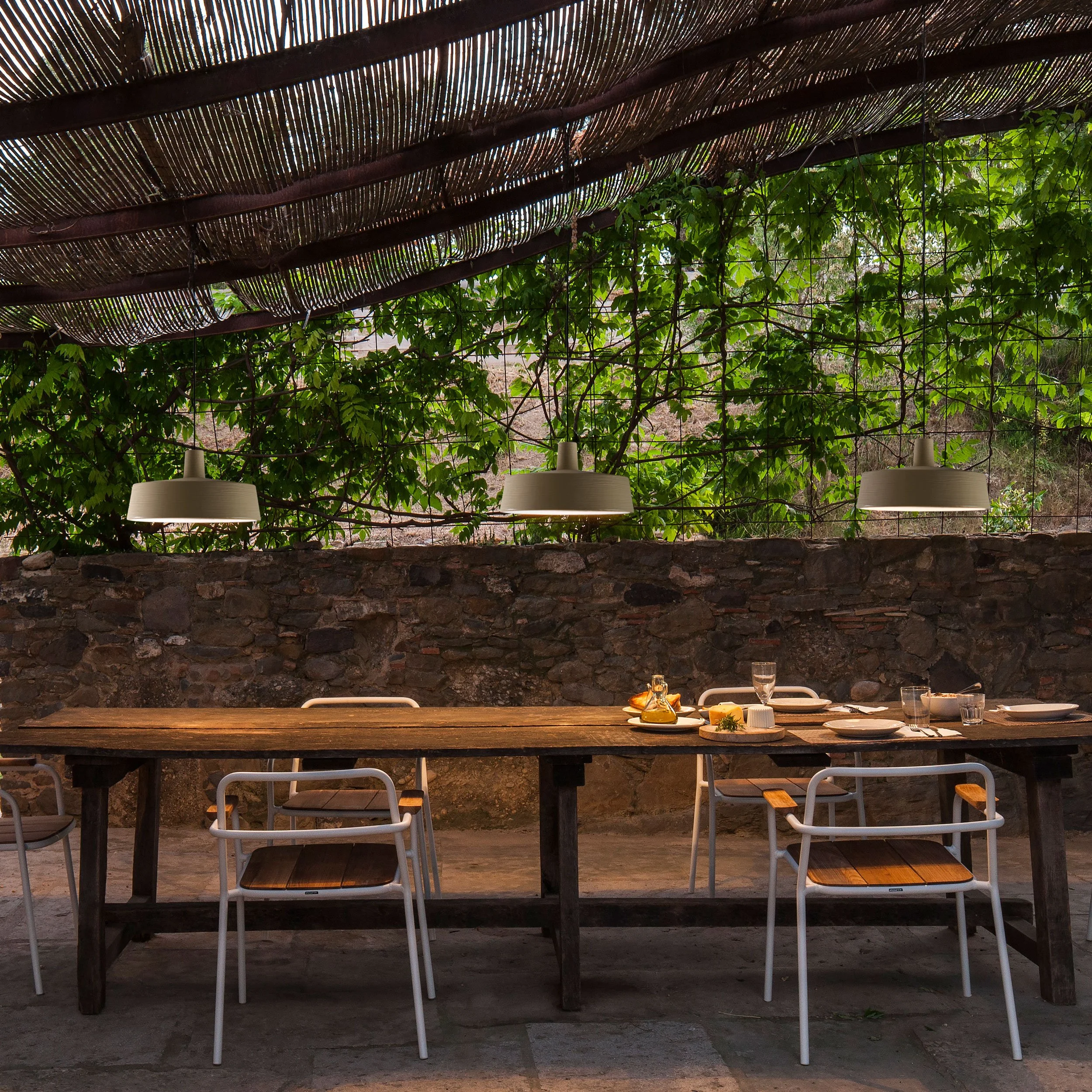 marset_hr_soho-38-sand-at-a-porch.jpg