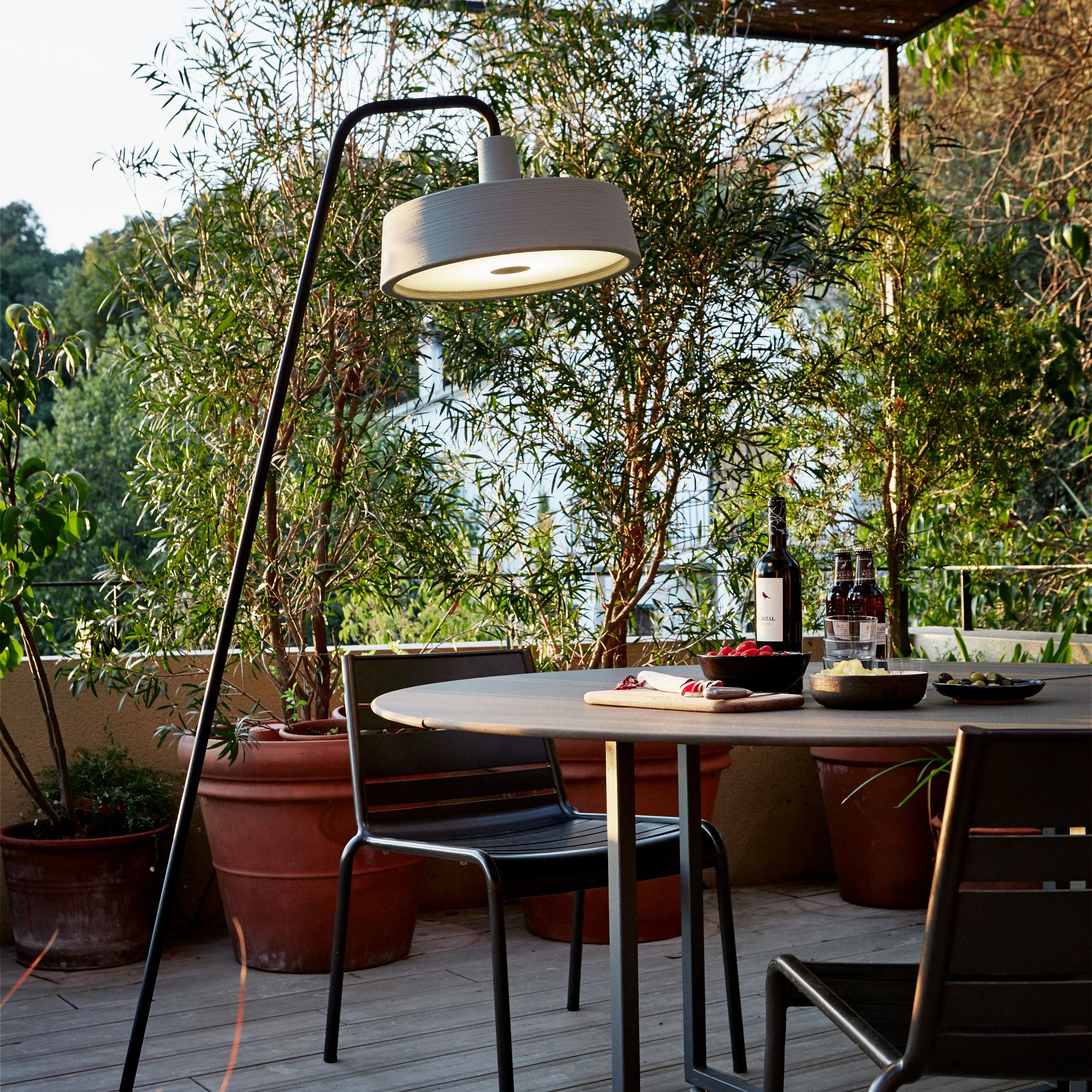 marset_hr_soho-p-38-led-next-to-a-table.jpg