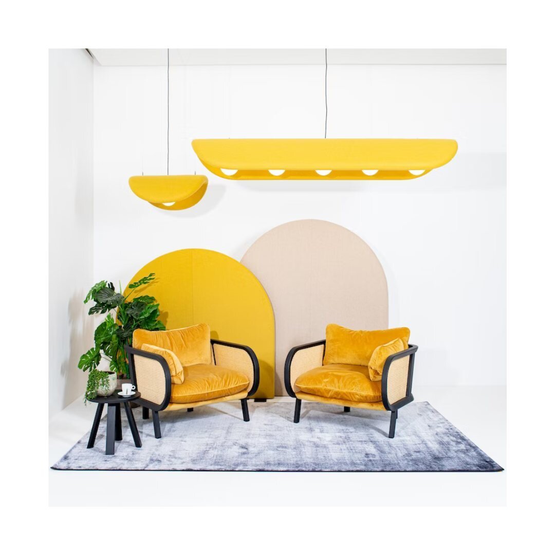 Want to add some softness to your space? 

BuzziChip's curved design helps you break away from hard edges and adds a playful touch to any area. The acoustic lighting powerhouse can help create multiple spaces for togetherness, whether in an office, h