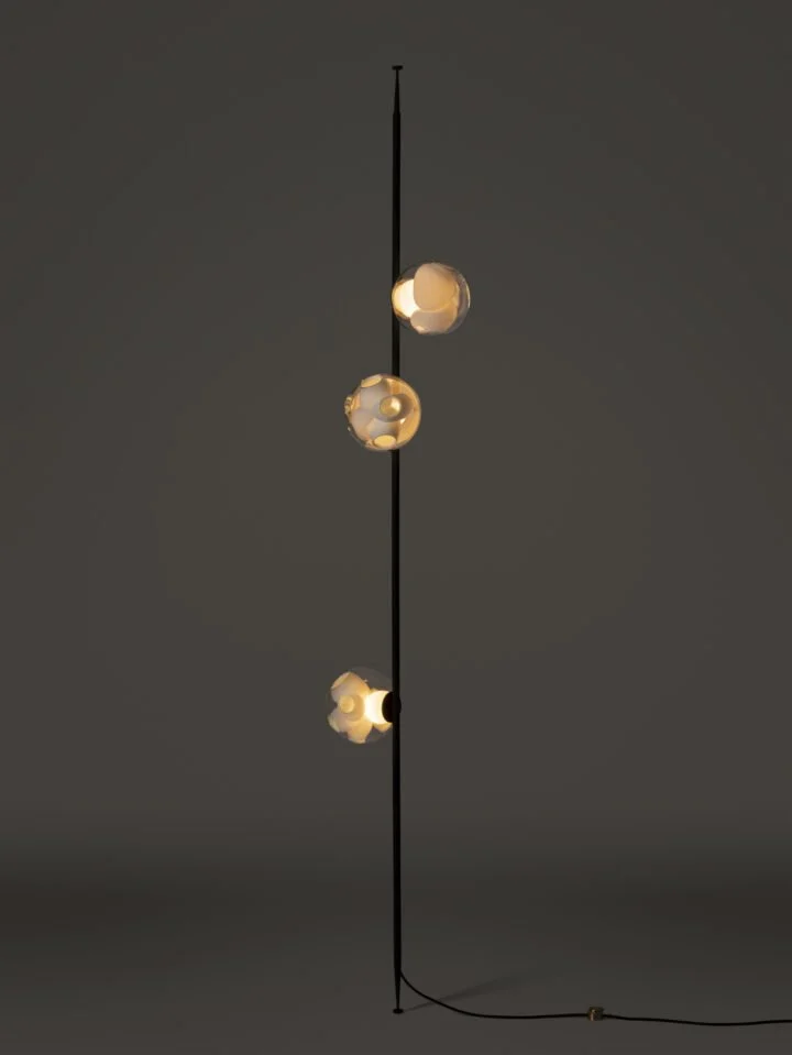38v.3-Column-8ft-Straight-Black-Dark.jpg