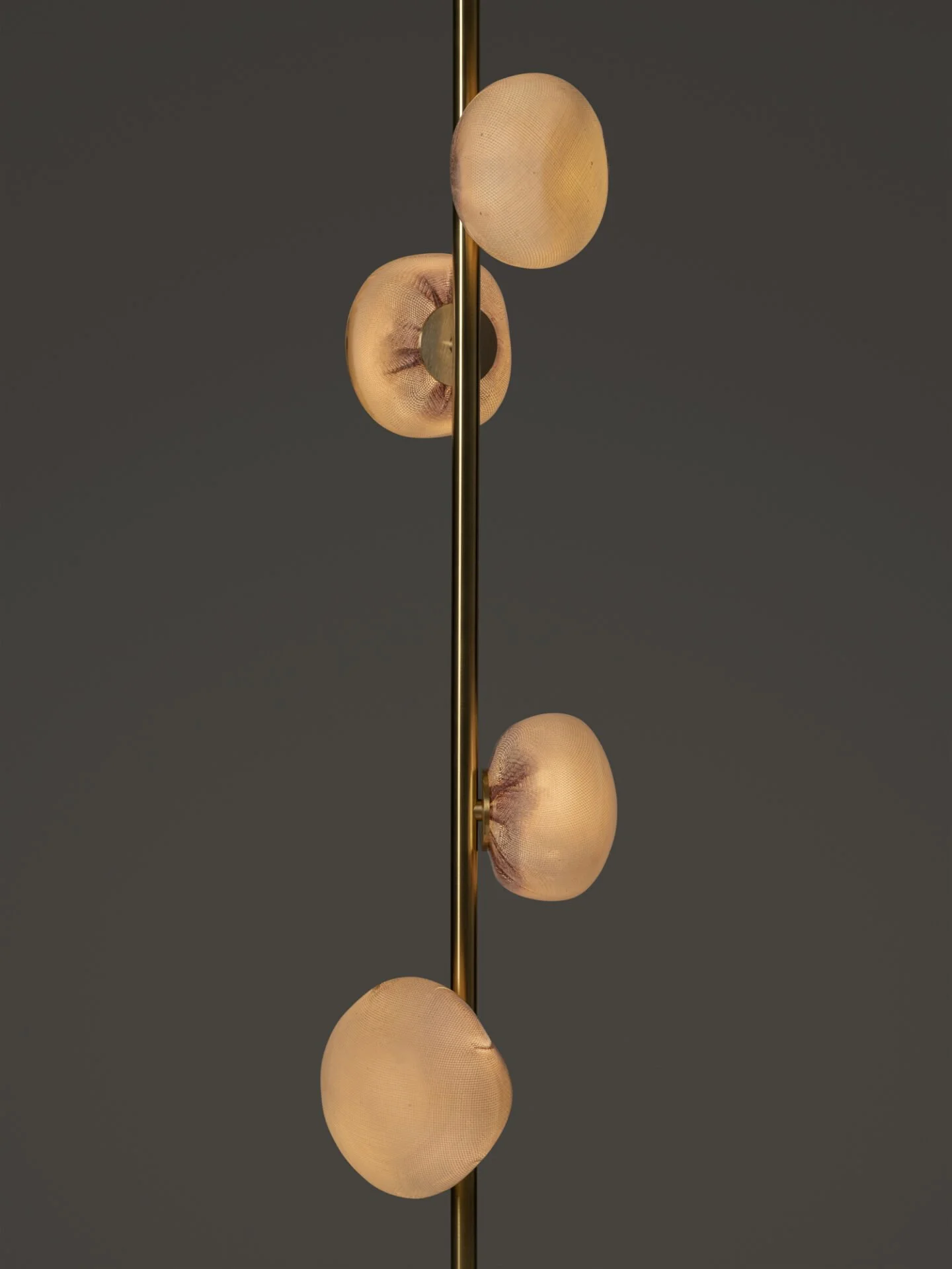 84v-Floor-Brass-Dark-Detail_2.jpg