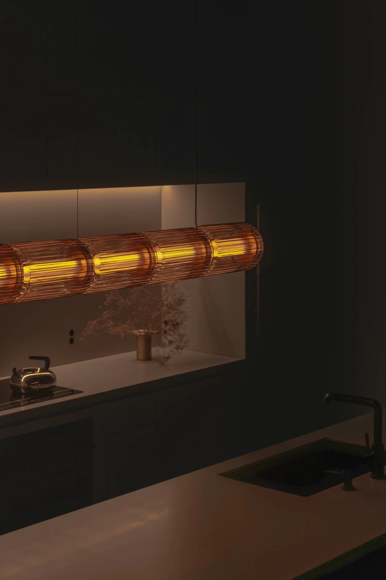 A-N-D_Column_Pendant_Amber_InSitu_CourtesyofAND_13-WEB.jpg