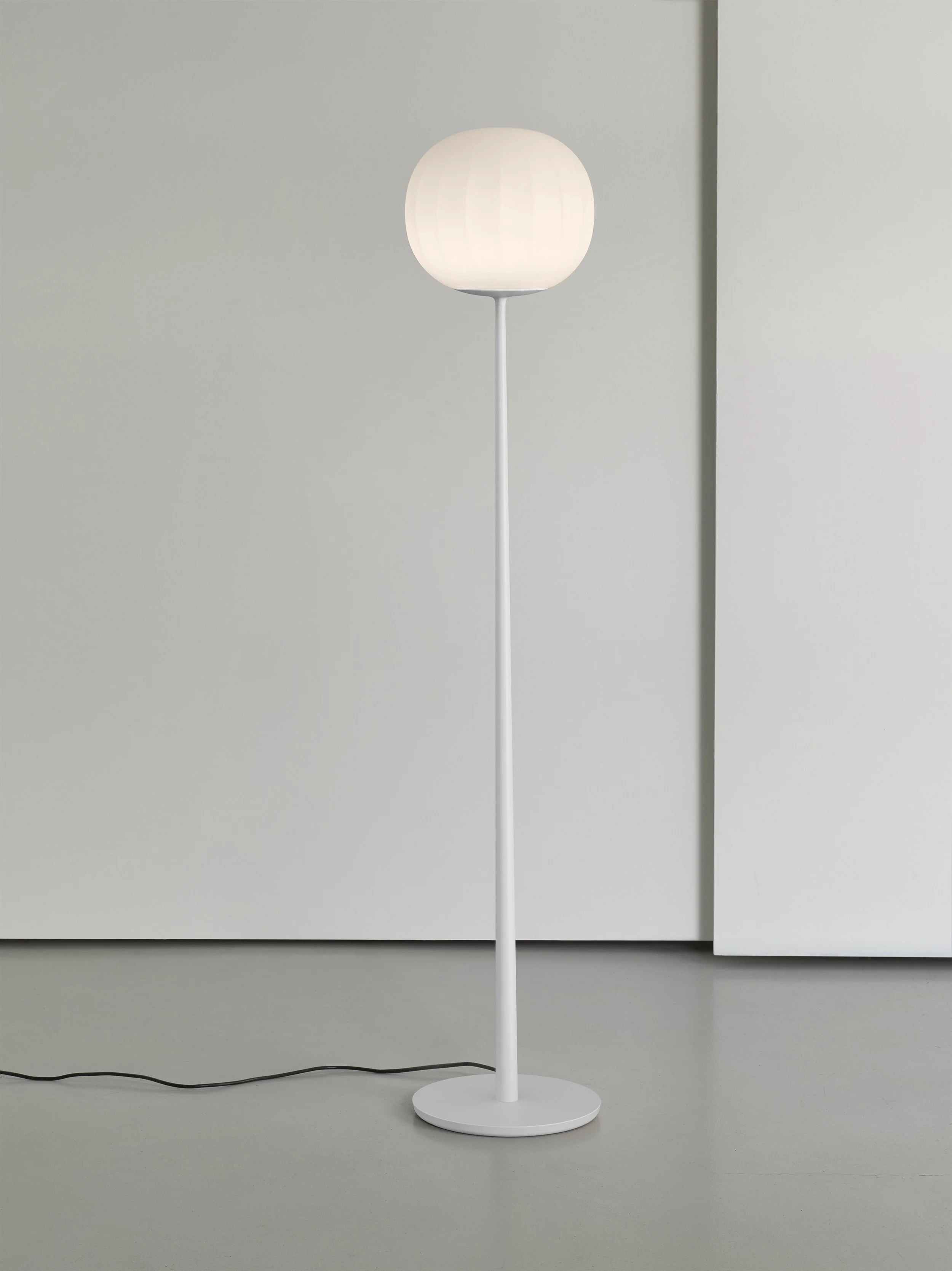 Lita_floor_white.jpg