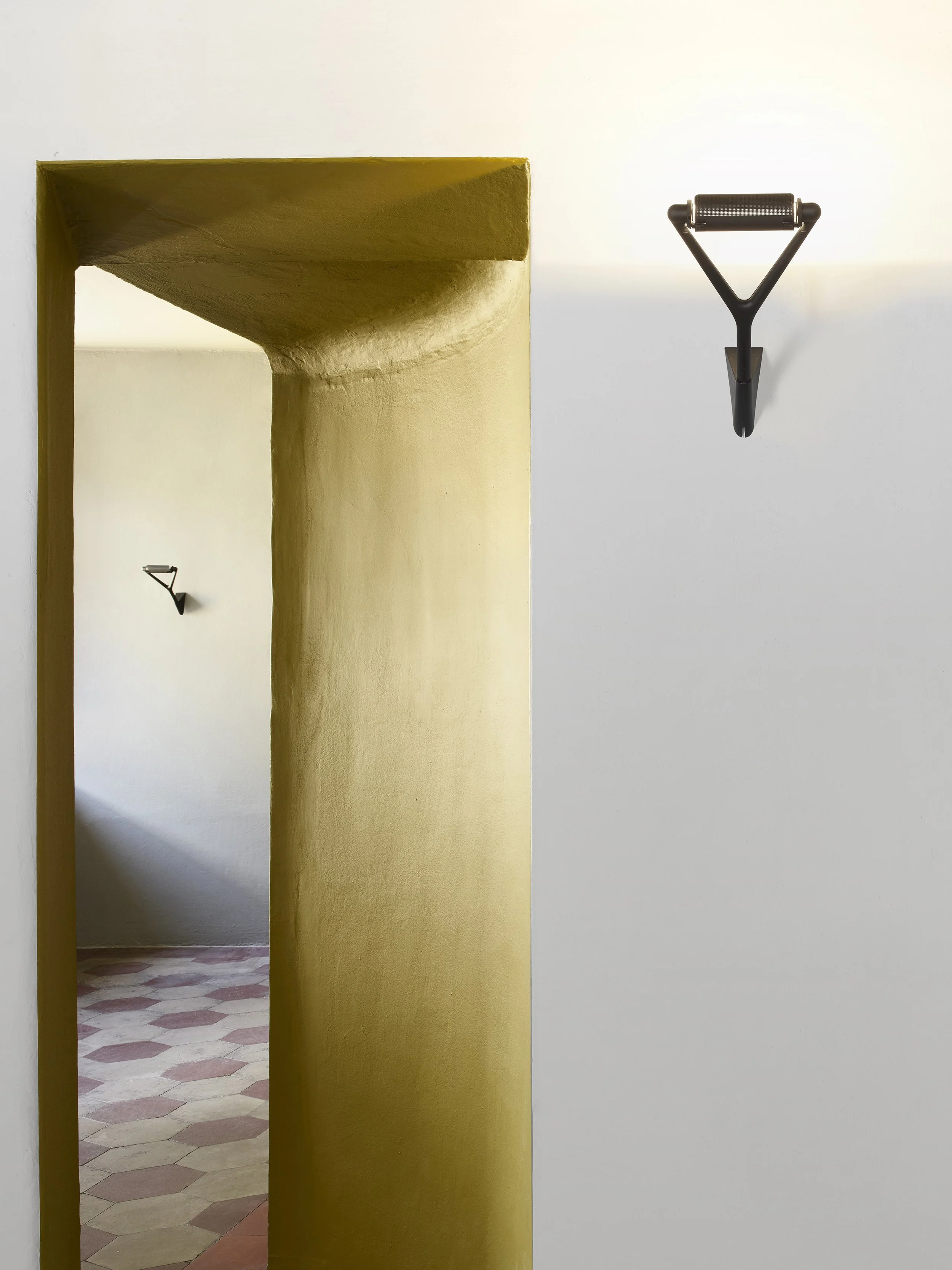 Lola_wall_Luceplan (3).jpg