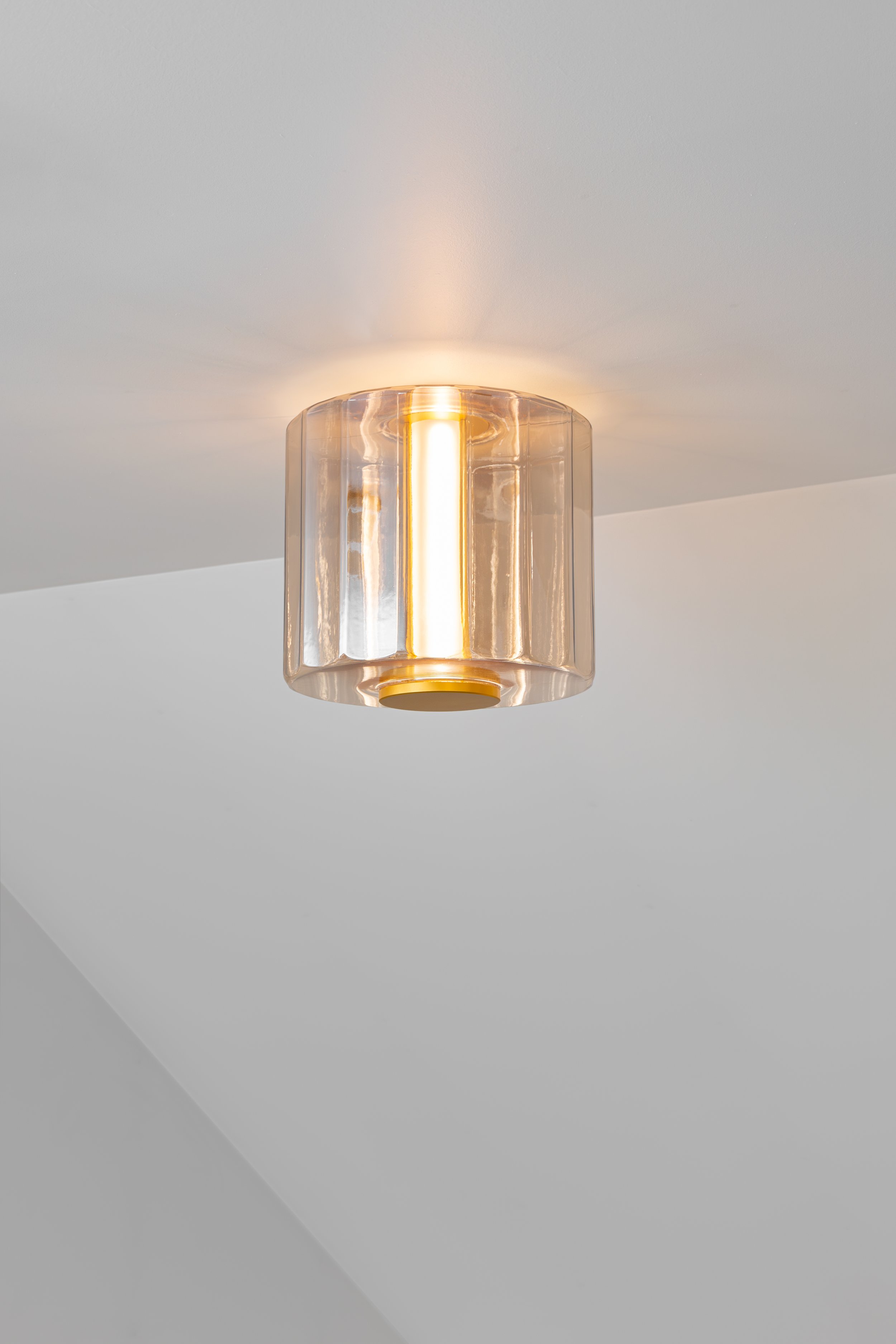A-N-D_Column_300_1_Ceiling_Amber_CourtesyofAND_1-2.jpg