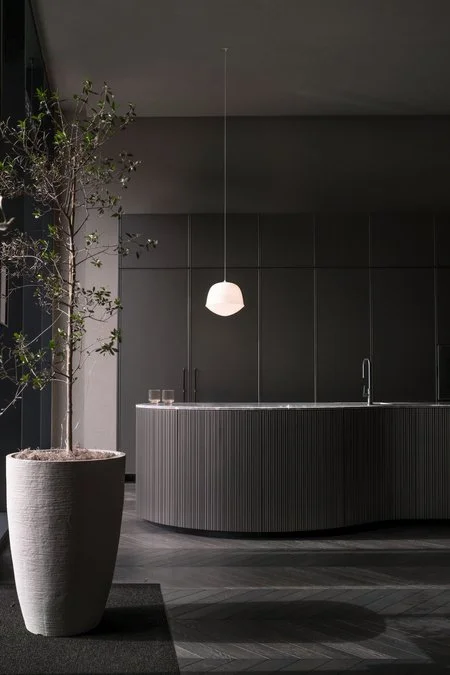 A-N-D_Contour_Pendant_CesarKitchens_PhotoCourtesyAND_2-WEB.jpg