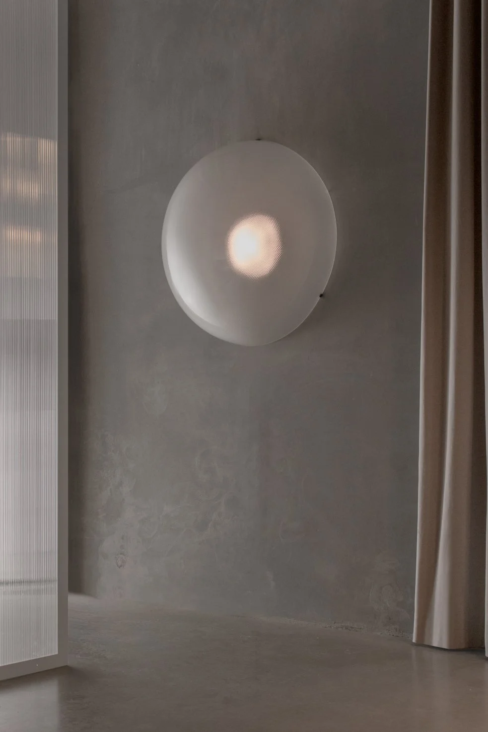 A-N-D_Iris_Ceiling-Wall_InSitu_CourtesyofAND_7-WEB.jpg