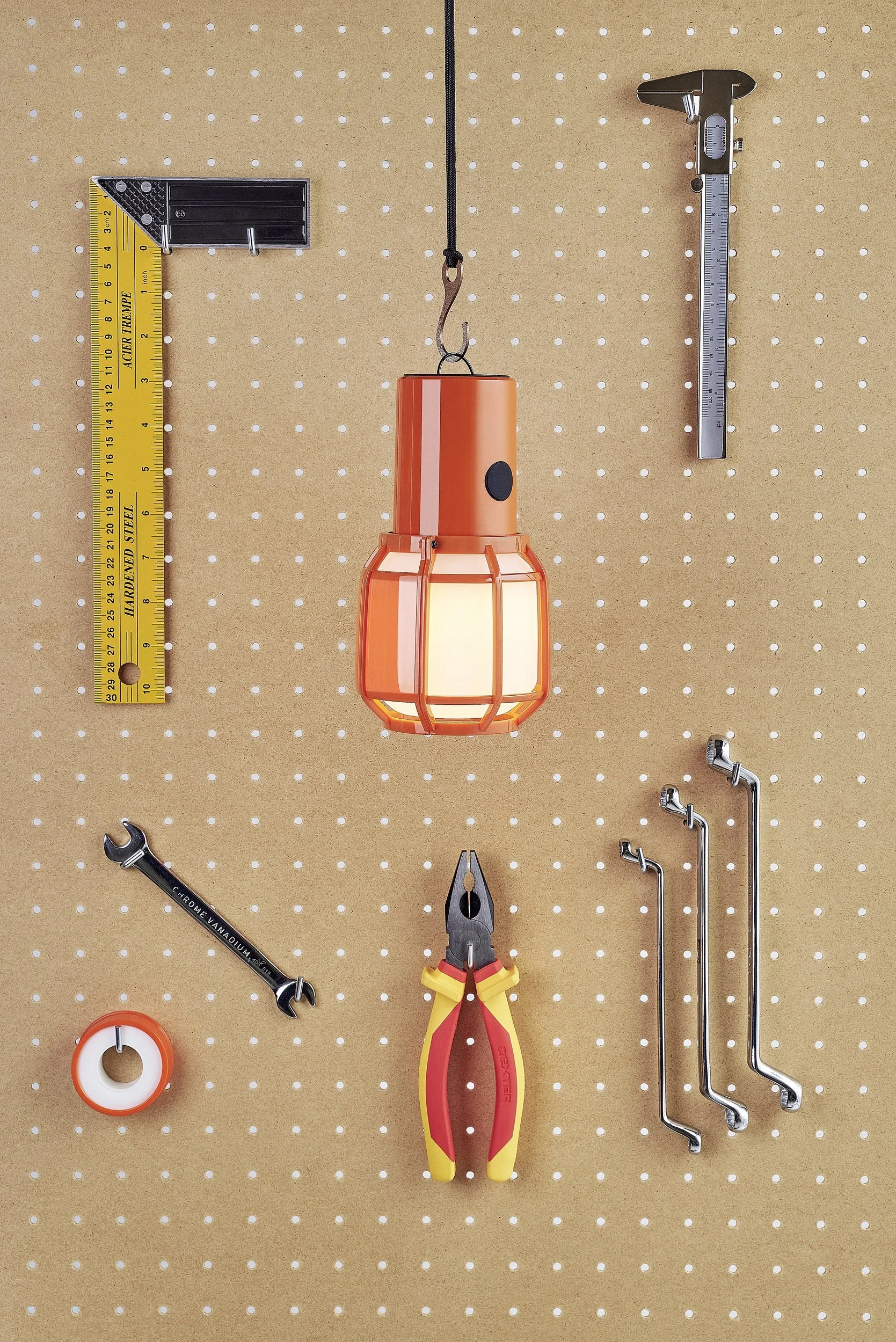 marset_lr_chispa-orange_garage-1.jpg
