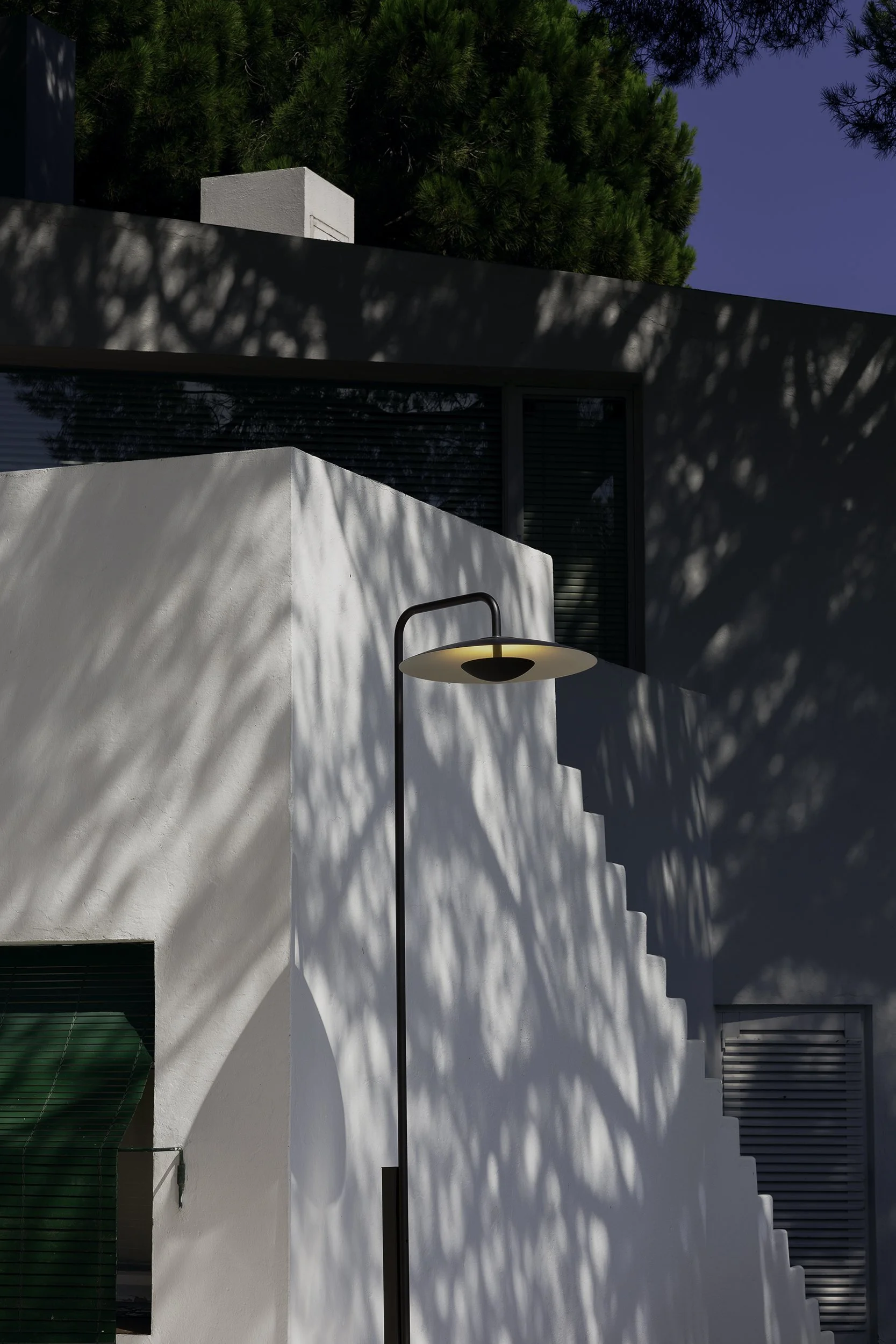 marset_lr_ginger-lamppost-staircase-2_v.jpg