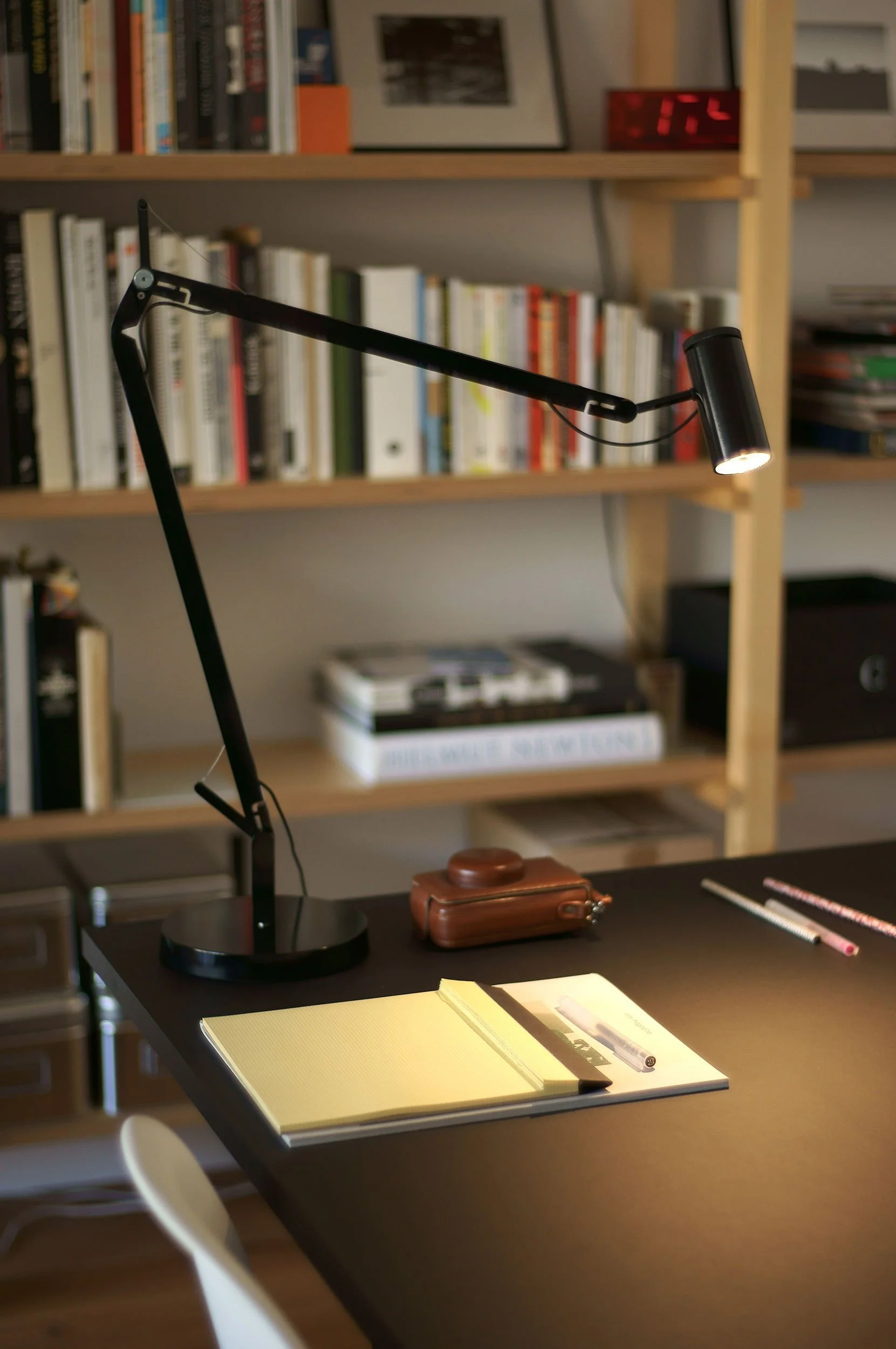 Polo-black-desk.jpg