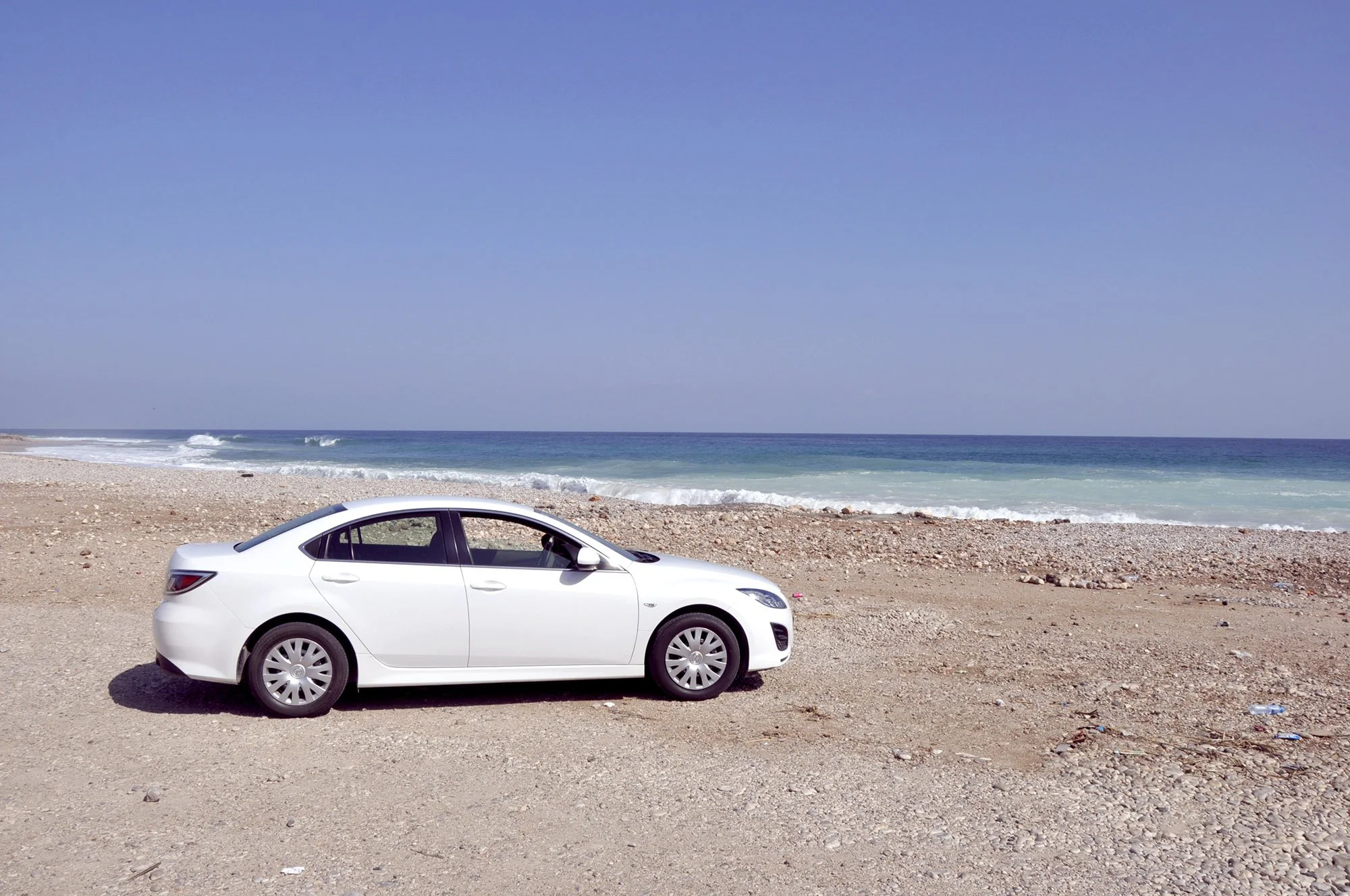  Getting an free rental upgrade is always a nice bonus, especially when you put 700km on it the first day driving a giant loop around northern Oman.... 