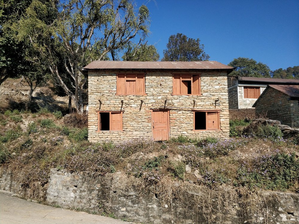  Another beautiful stone house. This one reminded us of something you'd find in the coastal region of Slovenia near the Italian border. 