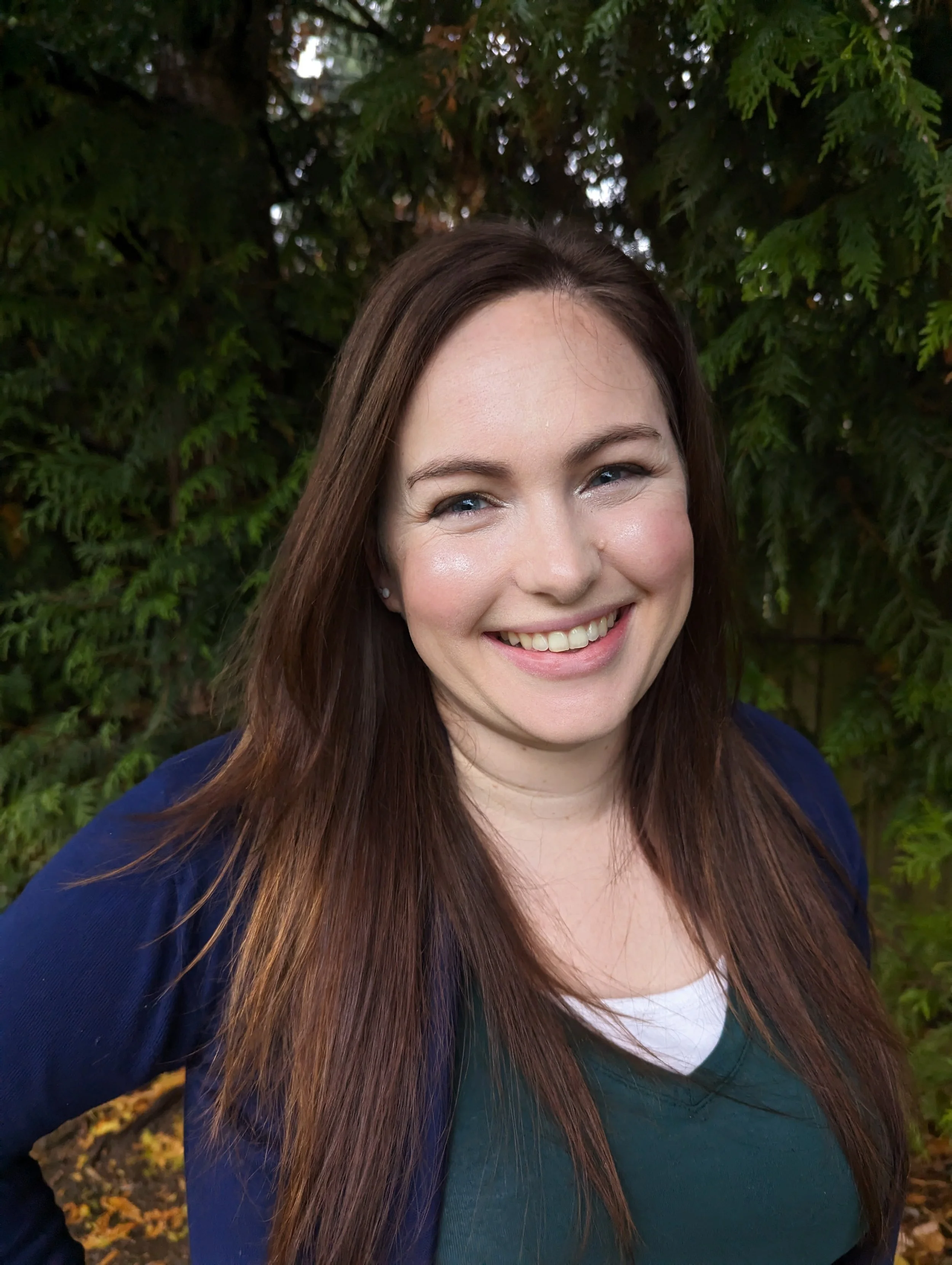 Therapist at Sequoia Teen Counseling Center specializing in therapy for neurodivergent teenagers