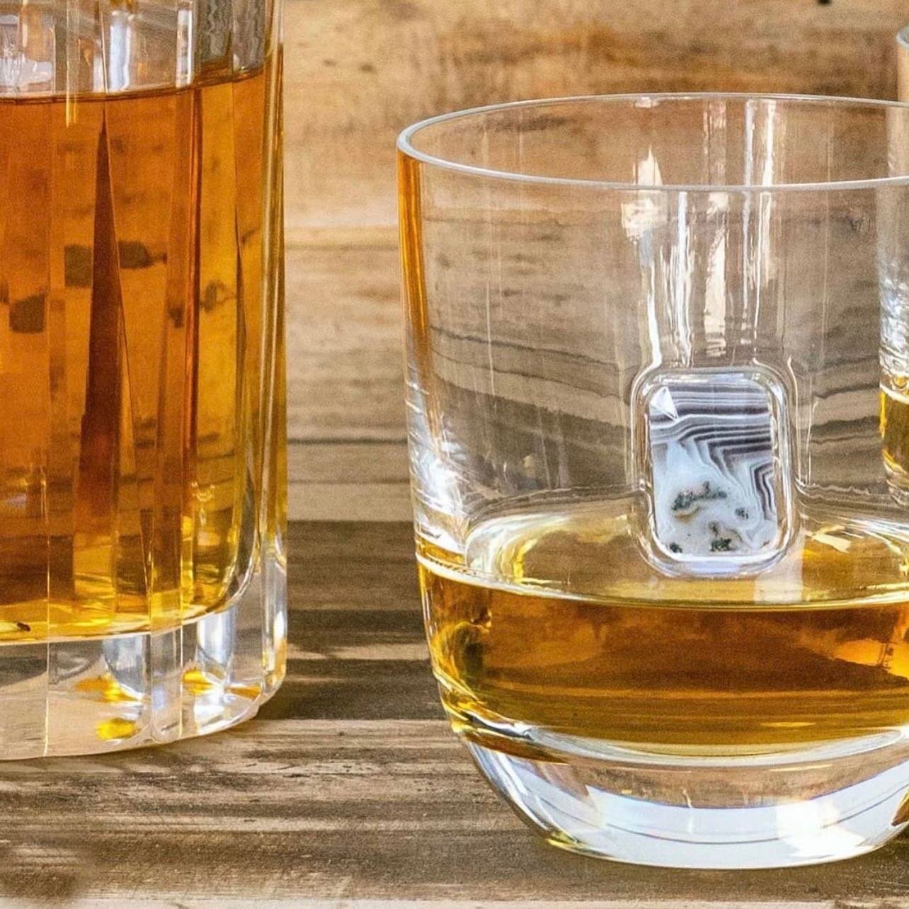 Make your cocktail hour standout 🥃

The Elevo Gemstone Double Old Fashioned Glasses are designed to elevate the experience of your favorite whiskey. 

Expertly crafted from lead-free European crystal, they are set with princess-cut, semi-precious ge