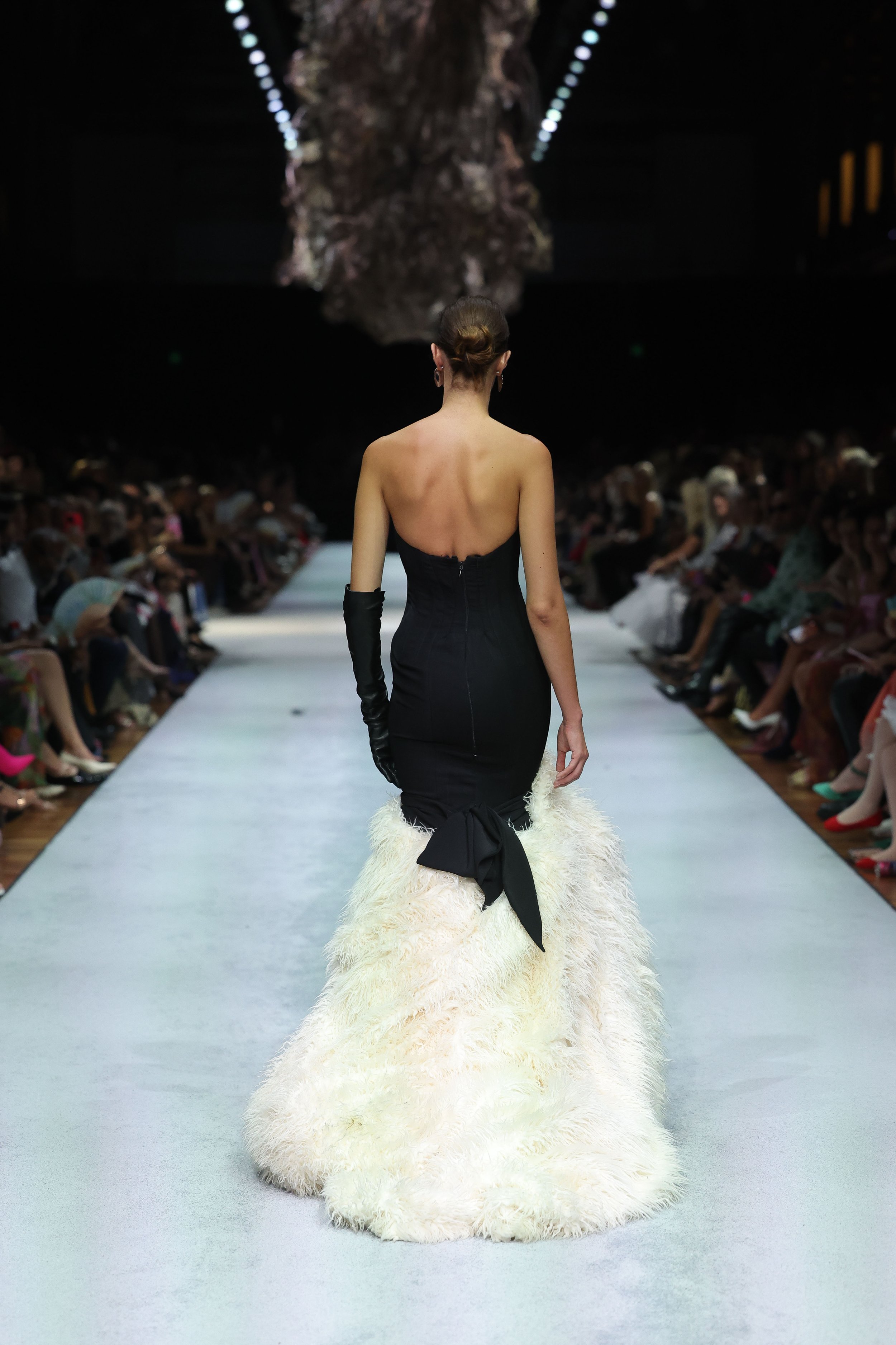 FESTIVAL RUNWAY SCREENING