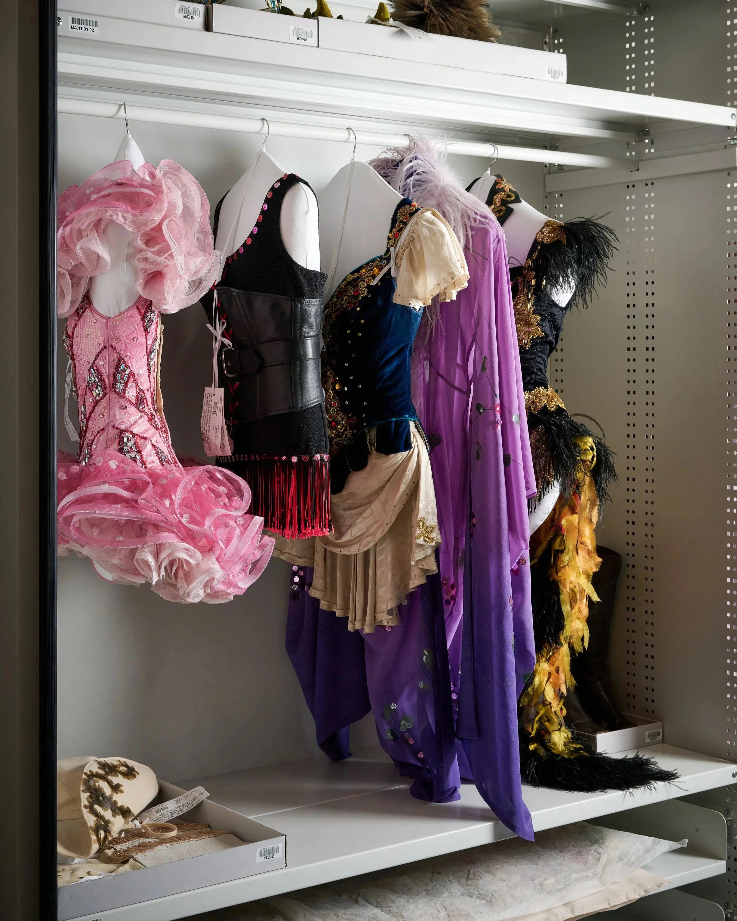 COLLECTION STORE TOURS