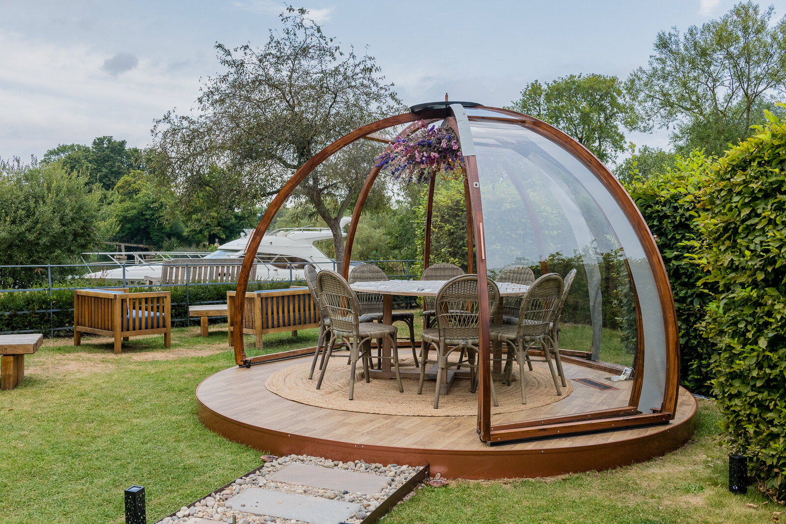 Веселые беседки. Garden Igloo беседка-купол. Беседка барбекю, газебо. Беседка патио 2020. Coppabar купольная беседка.