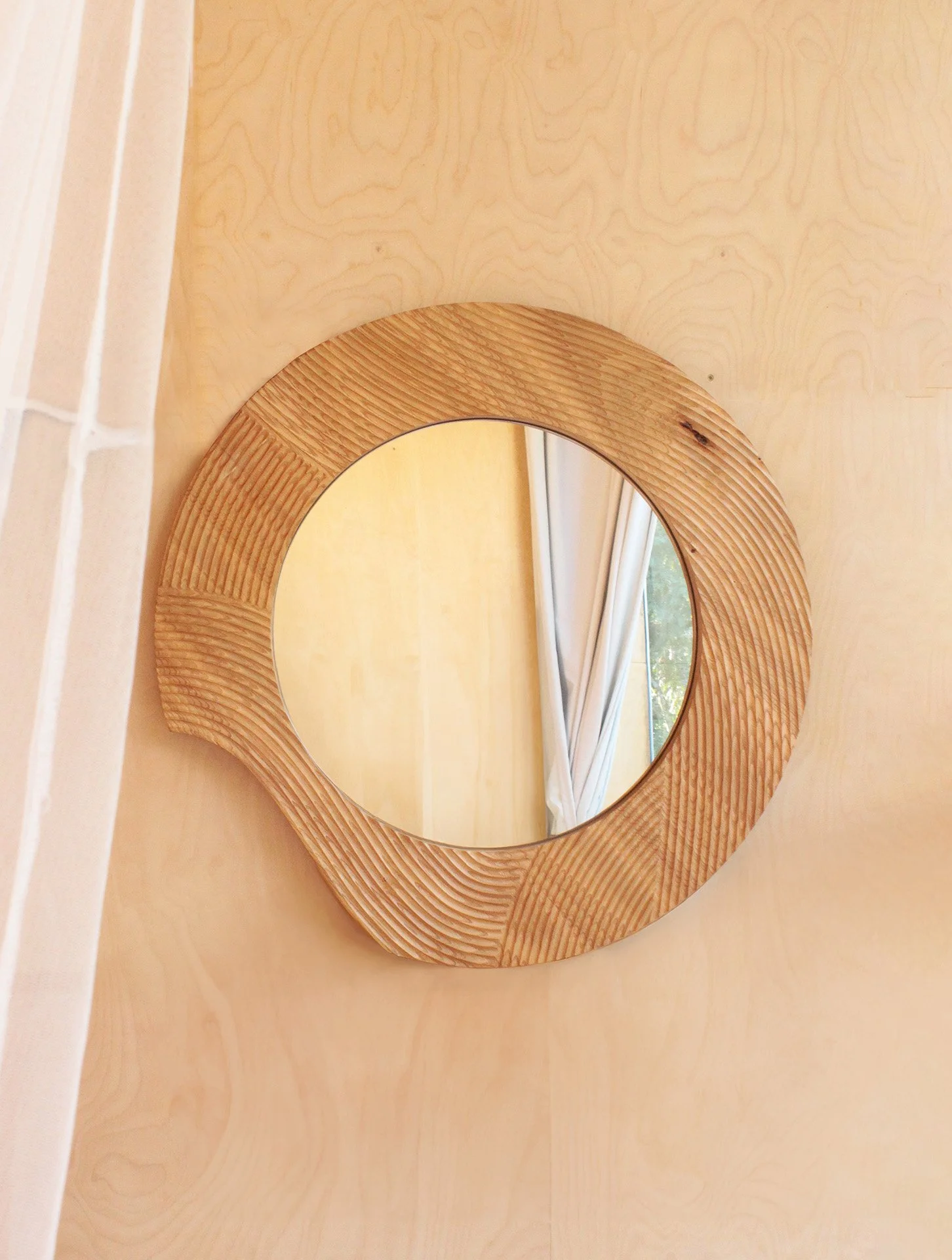 Miroir NERO AMMO bois gravé.jpg