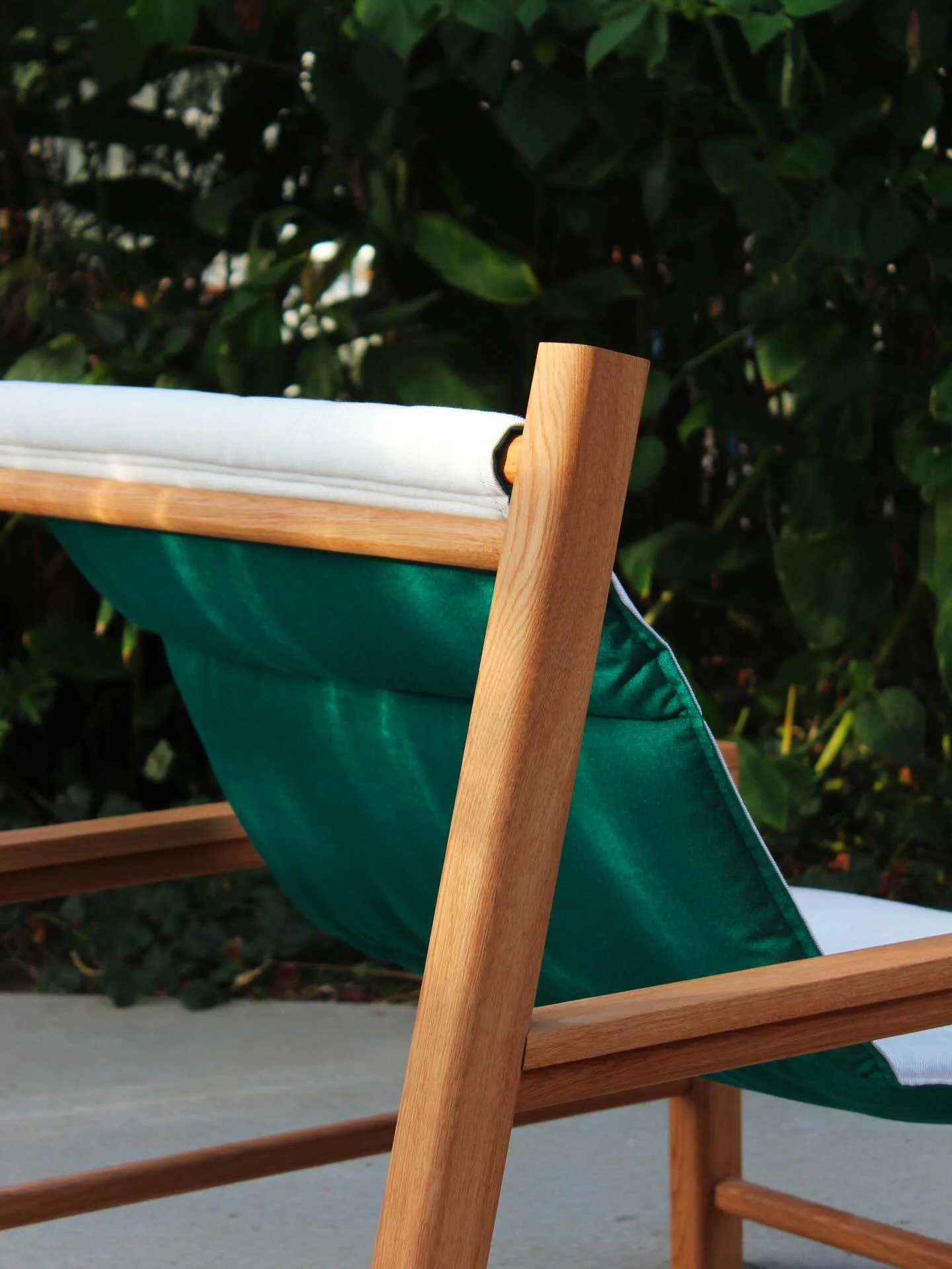 RECTO/ VERSO Duke 
Zoom sur les d&eacute;tails de notre fauteuil club transat (c&rsquo;est comme &ccedil;a qu&rsquo;on le d&eacute;crit le mieux 🌴). Indoor/ Outdoor, tissus d&eacute;clinables sur-mesure, structure en ch&ecirc;ne massif, des lignes d