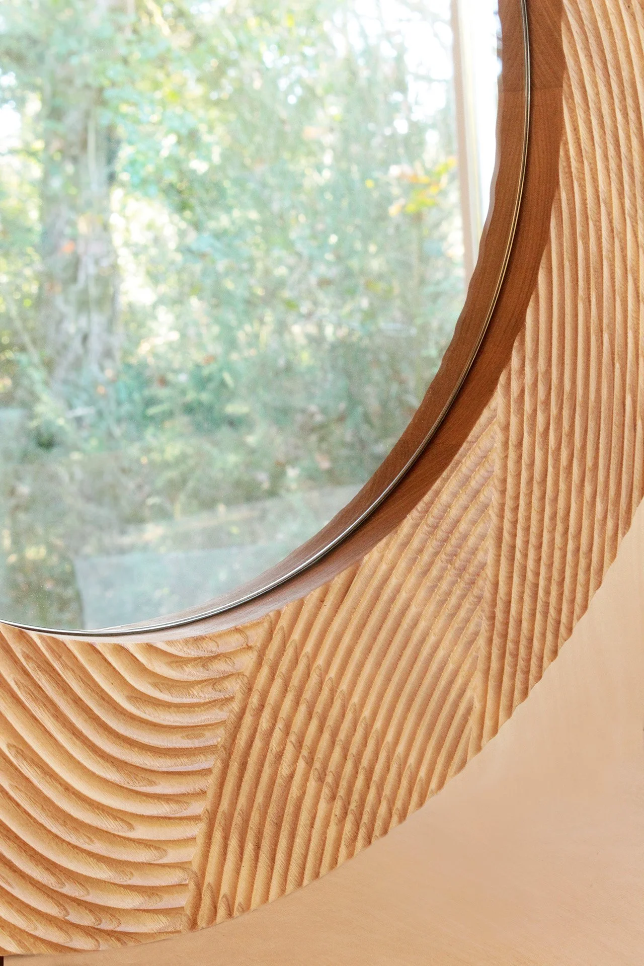 Miroir sculptural Nero | AMMO wooddesign.jpg