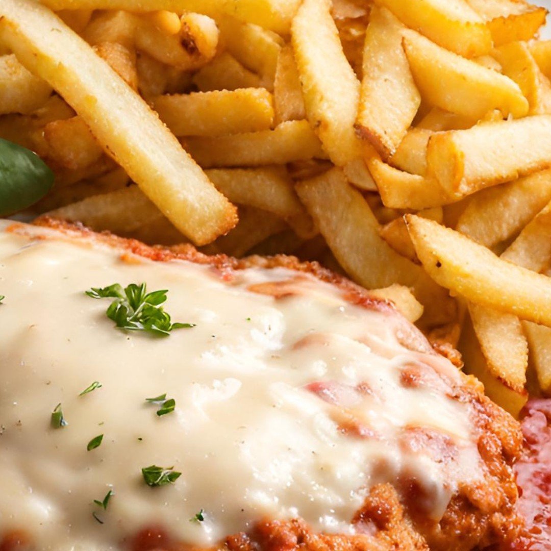 Parmy sitting pretty for its PARMY THURSDAY close up 💅🏻 Have you heard the news? 

Every Thursday from 4pm we're serving up $25 PARMY NIGHT* &ndash; check your local restaurant for unique flavours like our Mexicana and Brisket! Each Parmy comes com