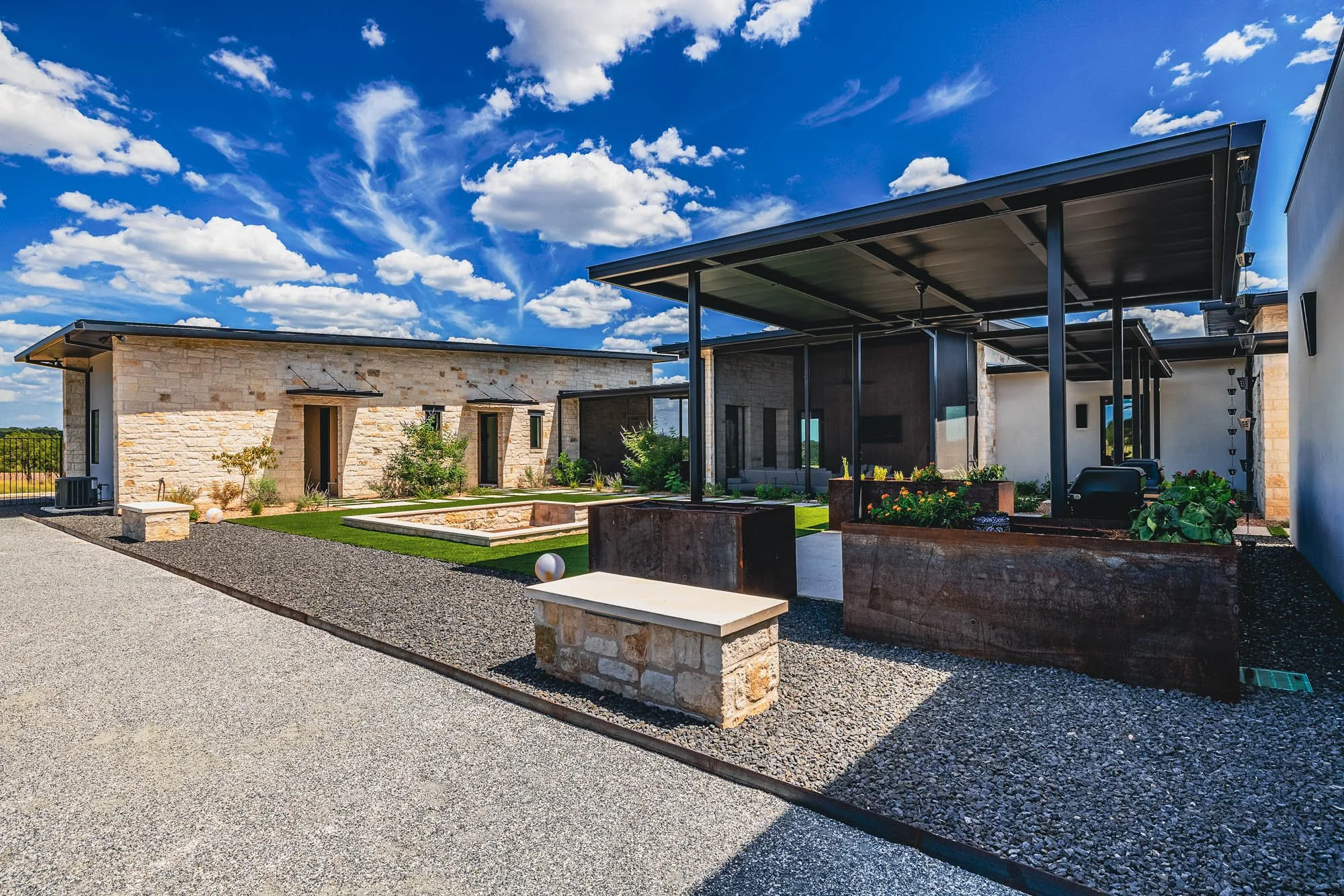 sandy-creek-modern-sandy-texas-landscape-design-build--156.jpg